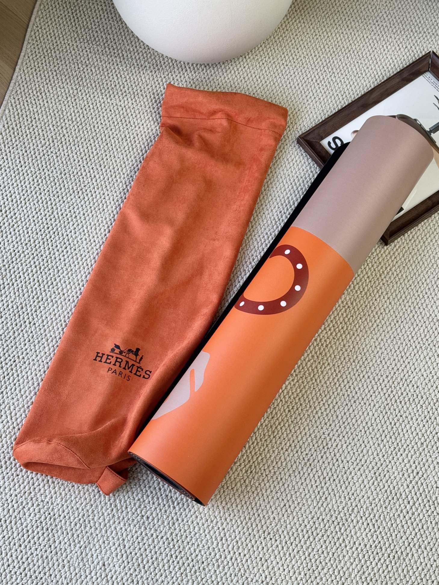 Includes a matching storage pouch - Lifestyle 6