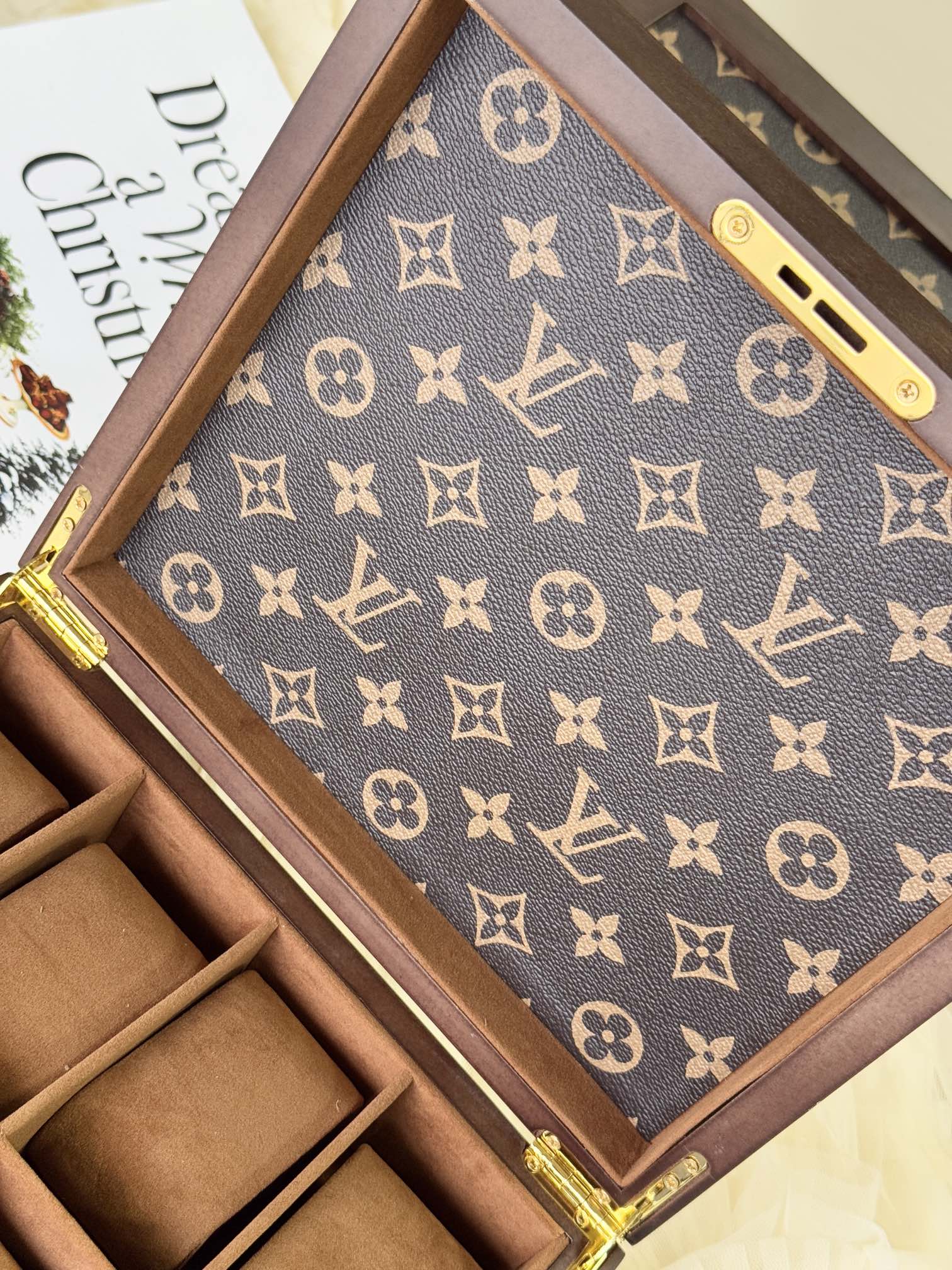 Crafted from a combination of leather and wood, this storage case featur - Lifestyle
