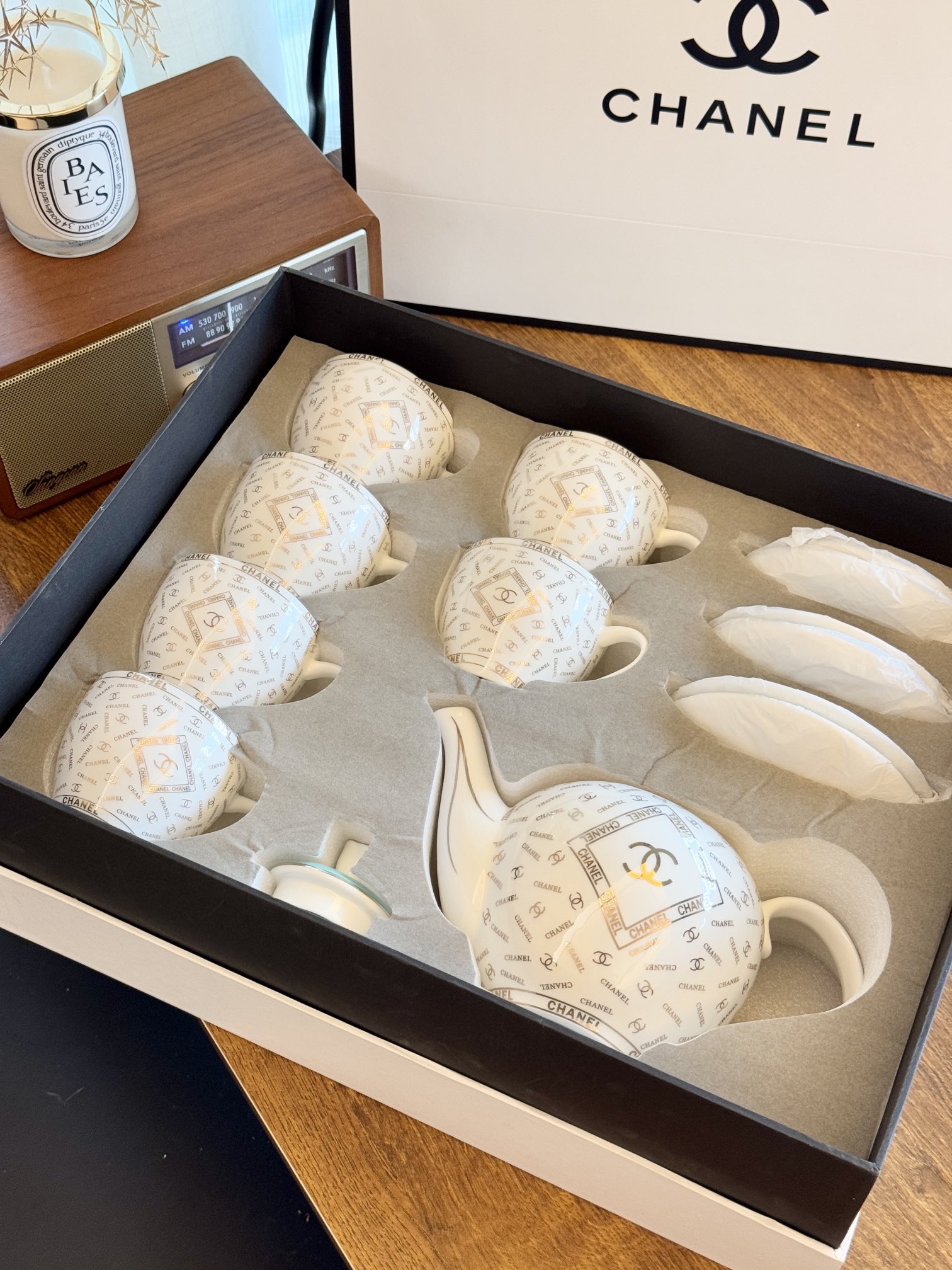 NO:809165,Today I would like to recommend a set of small fragrant cups and saucers. They are all in a gift box and include cups/6+ saucers/6 pots. I will introduce to you in detail the high-end afternoon tea at home and the tea sets     cups19860909今天给大家推荐小香杯碟套装,都是礼盒装,内包含杯子/6+碟子/6一把壶,居家摆件高端下午茶一会给大家详细介绍下,茶具,accessory
