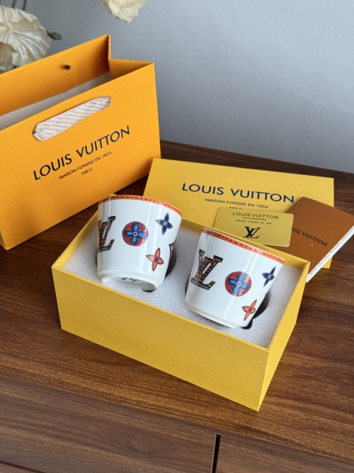 Louis Vuitton Scented Candles Set, Home Fragrance, Luxury Gift 1 Louis Vuitton Scented Candles Set, Home Fragrance, Luxury Gift