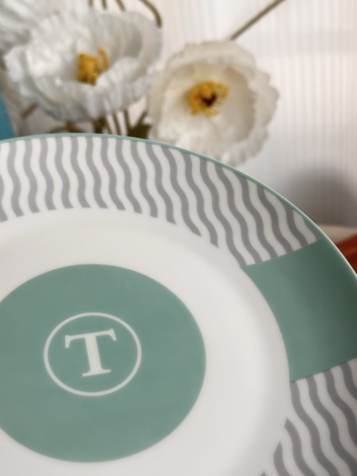 Elegant Ceramic Dinner Plate Set with Modern Design, Complete Dining Set 1 Elegant Ceramic Dinner Plate Set with Modern Design, Complete Dining Set
