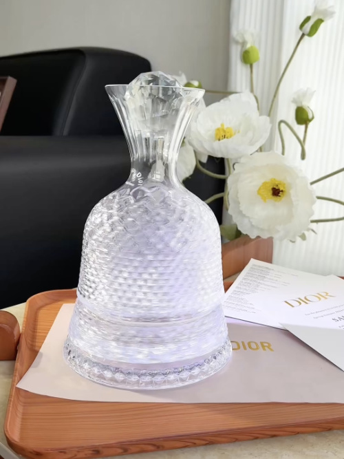 Crystal Glass Wine Decanter, 360° Rotating Aerator - Perfect for Gifting 1 Crystal Glass Wine Decanter, 360° Rotating Aerator - Perfect for Gifting