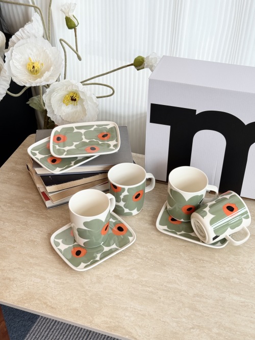 Marimekko Sage Green Coffee Mug Set - Floral Unikko Pattern, Set of 4 1 Marimekko Sage Green Coffee Mug Set - Floral Unikko Pattern, Set of 4