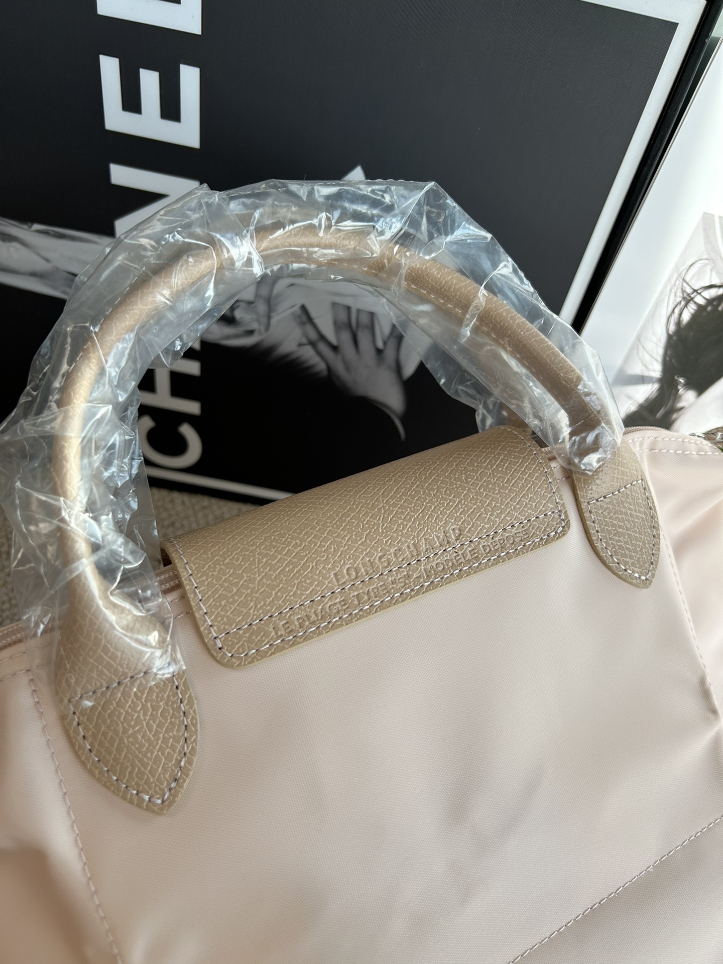 Longchamp ～藕粉色，很仙女秀气的颜色呀，温柔的感觉一下子就出现在眼前了