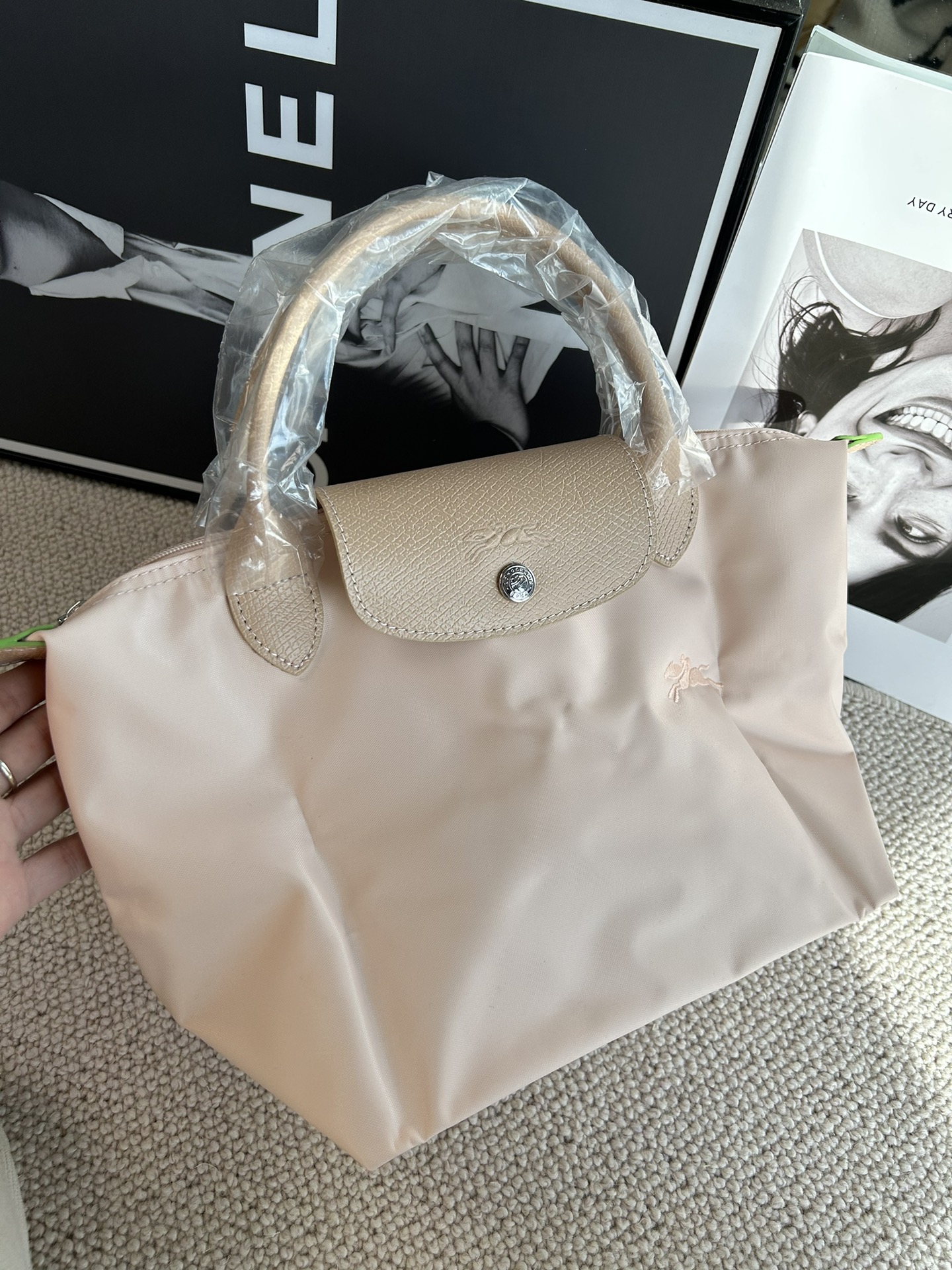 Longchamp ～藕粉色，很仙女秀气的颜色呀，温柔的感觉一下子就出现在眼前了