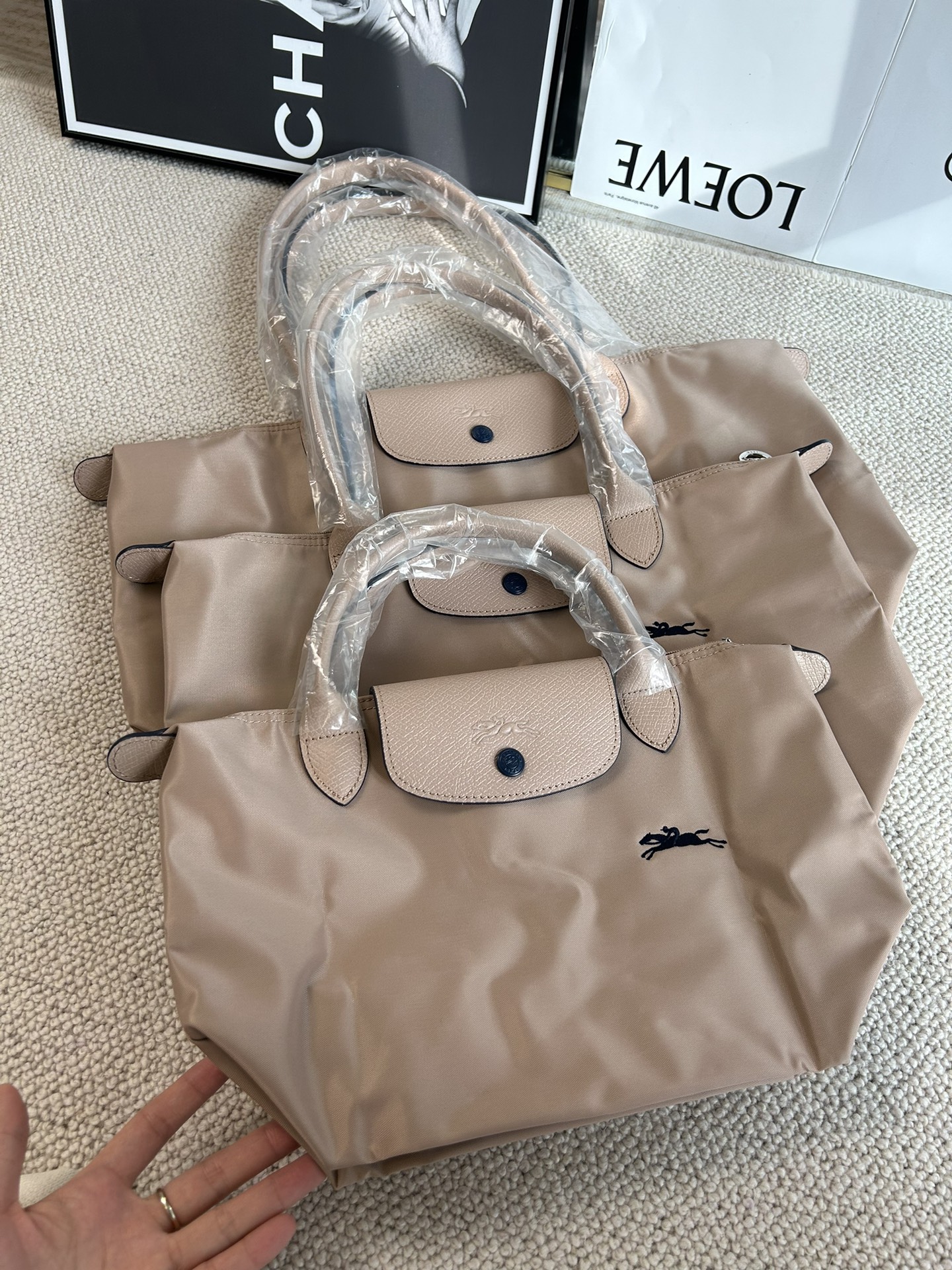 Longchamp ～山楂花色，这个颜色太特别了，很喜欢，这种淡雅的感觉