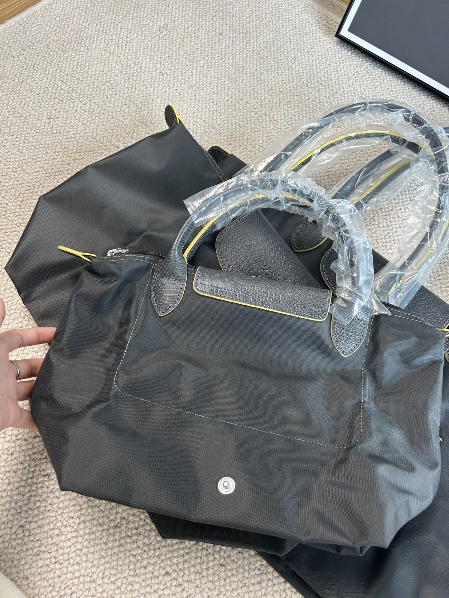 Longchamp ～枪灰色，只要是灰色，我都觉得百搭，反正不会出错的颜色