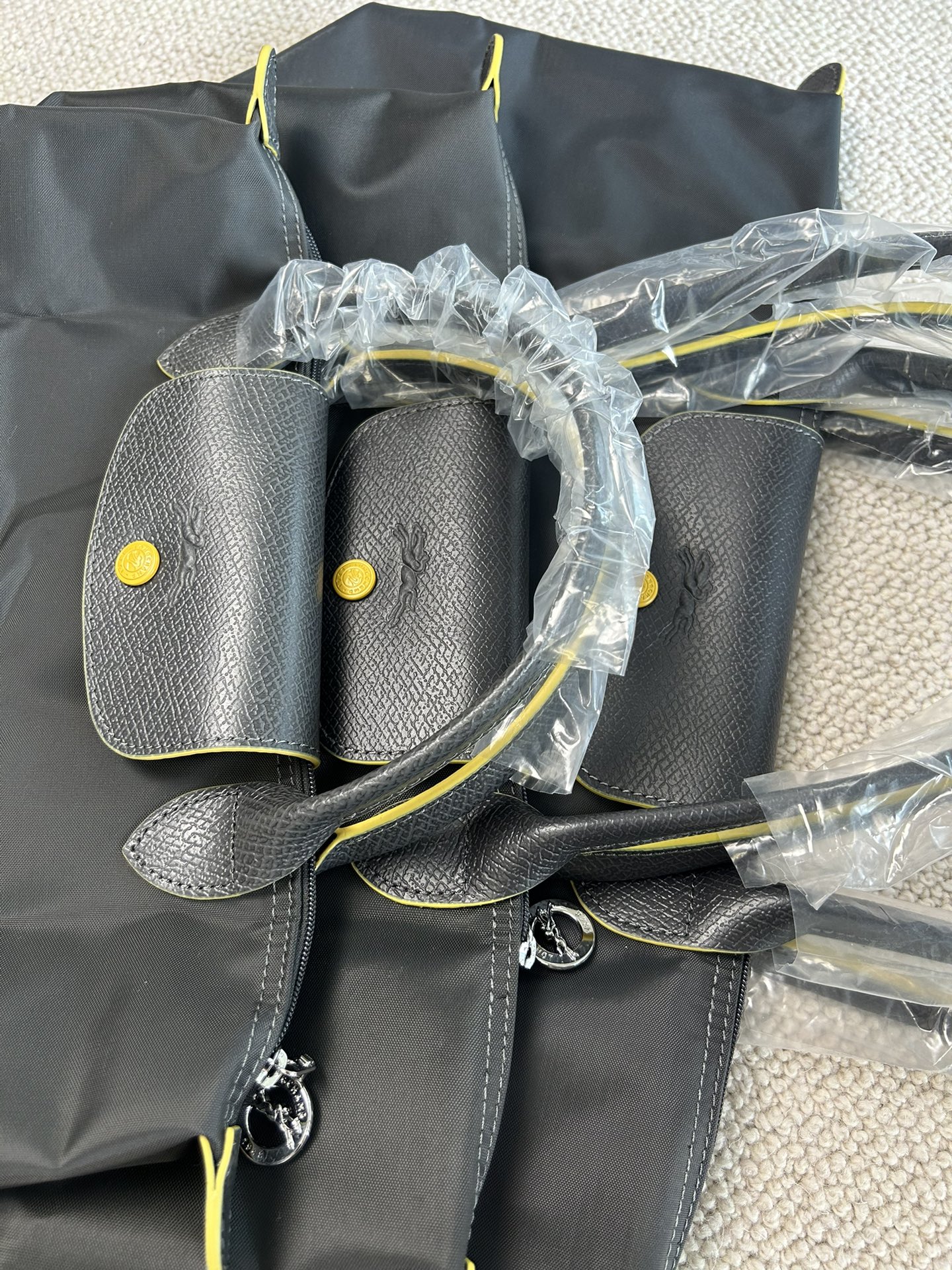Longchamp ～枪灰色，只要是灰色，我都觉得百搭，反正不会出错的颜色