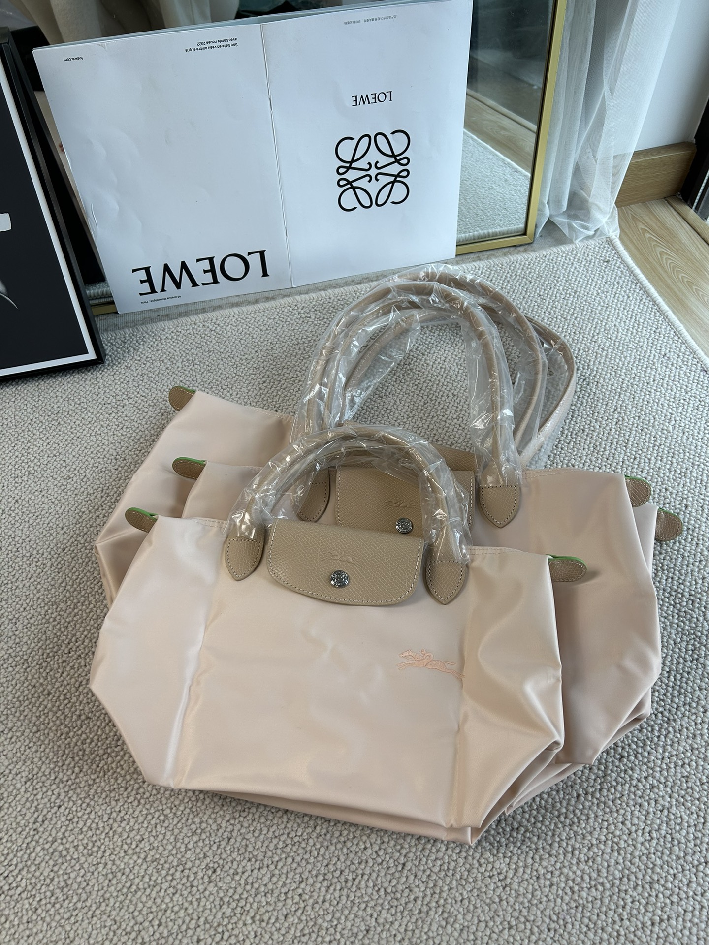 Longchamp ～藕粉色，很仙女秀气的颜色呀，温柔的感觉一下子就出现在眼前了