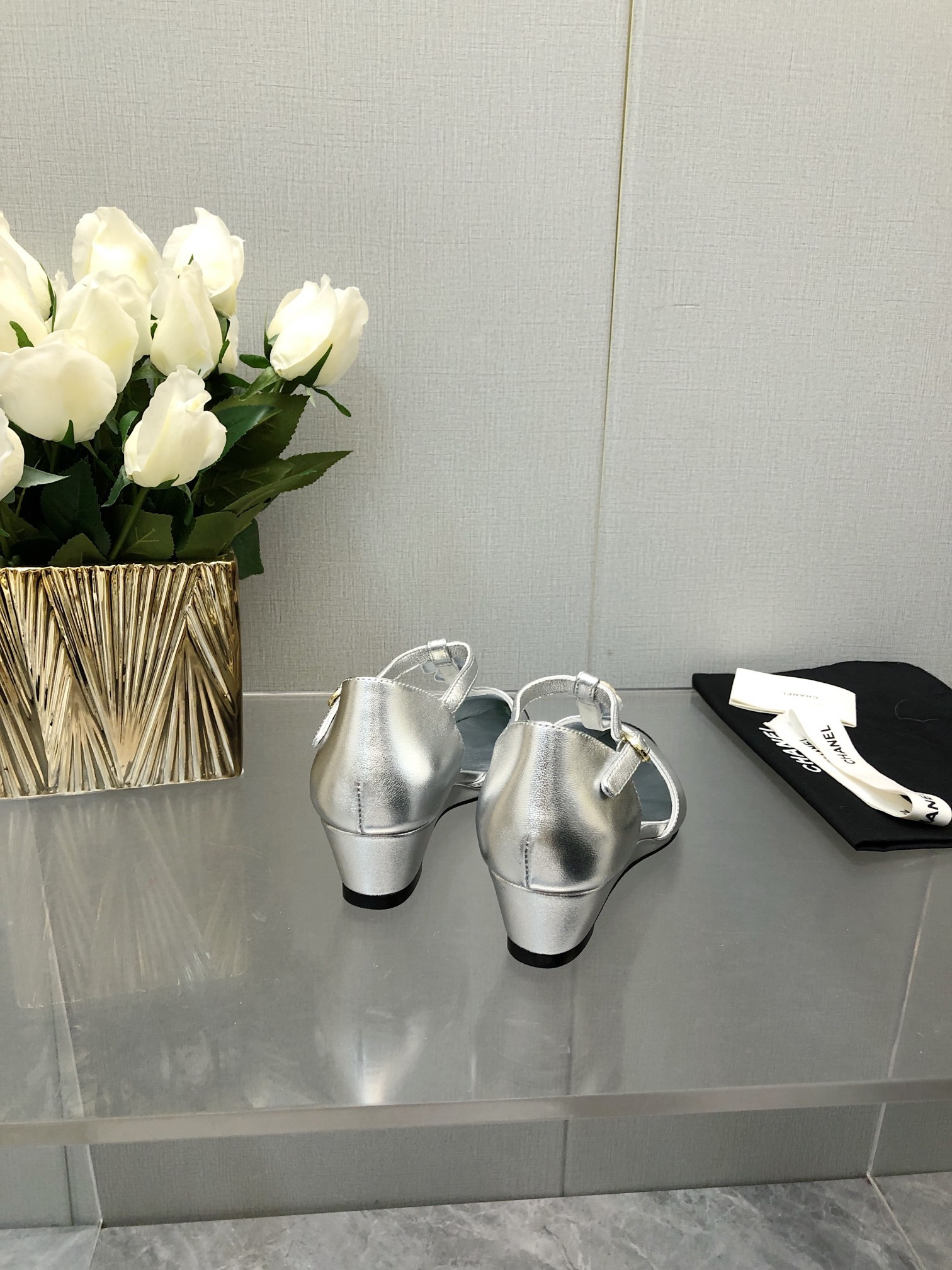 Chanel 25K Camellia T-Strap Silver Leather Wedge Sandals 7 i1701075276 2567 7