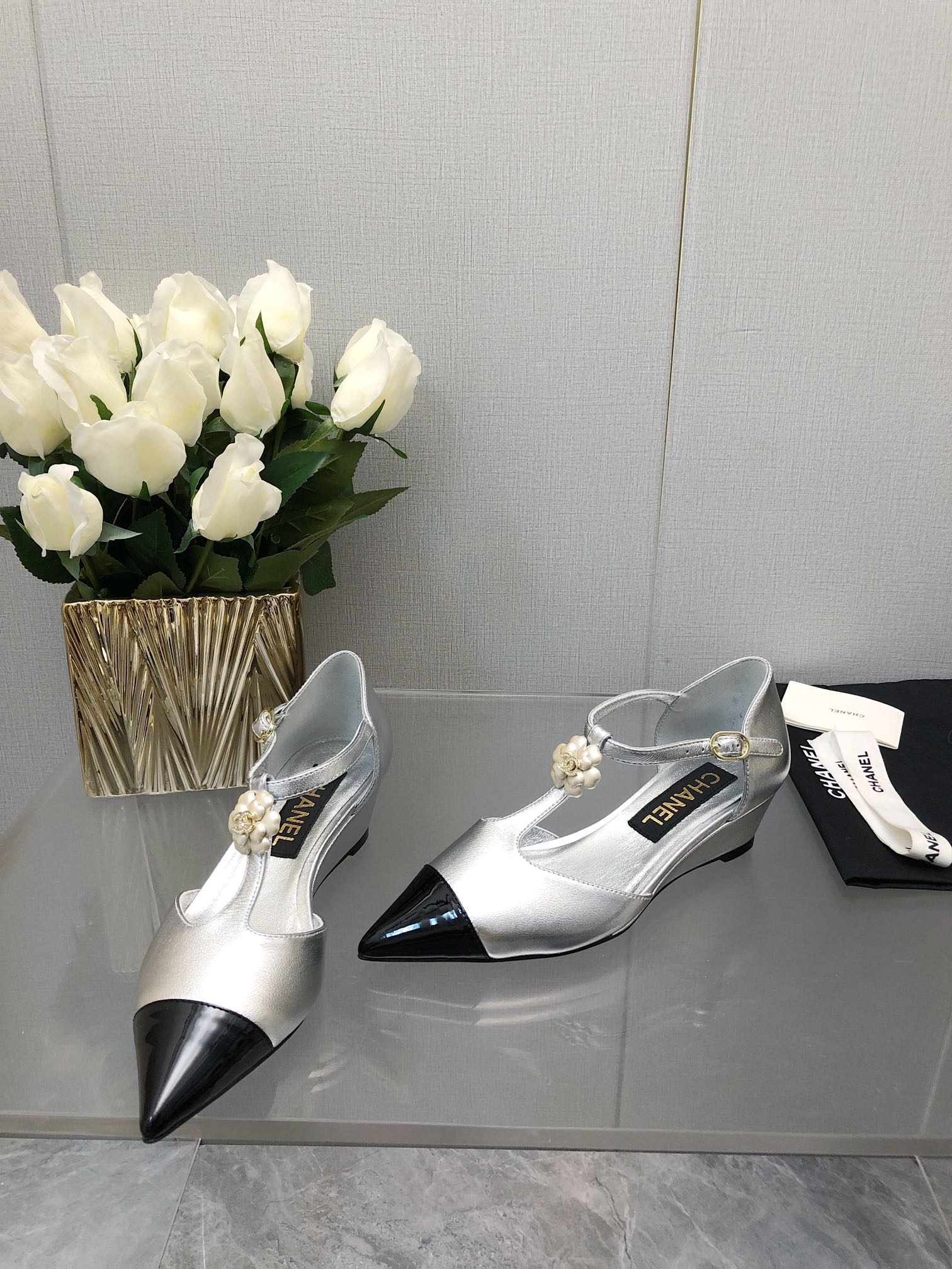 Chanel 25K Camellia T-Strap Silver Leather Wedge Sandals 6 i1701075276 655 0