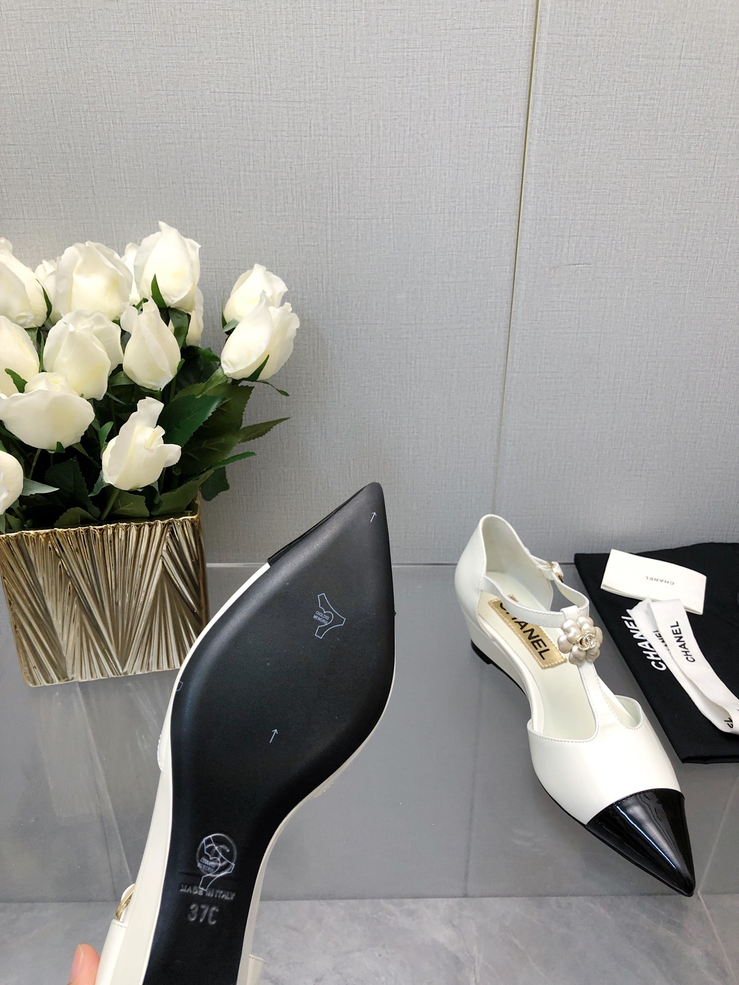 Chanel 25K T-Strap Camellia Wedge Sandals,Lambskin Leather,Comfortable 9 i1701075343 7231 3