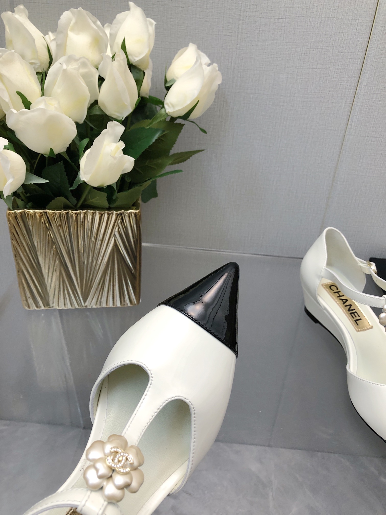 Chanel 25K T-Strap Camellia Wedge Sandals,Lambskin Leather,Comfortable 6 i1701075343 8613 6