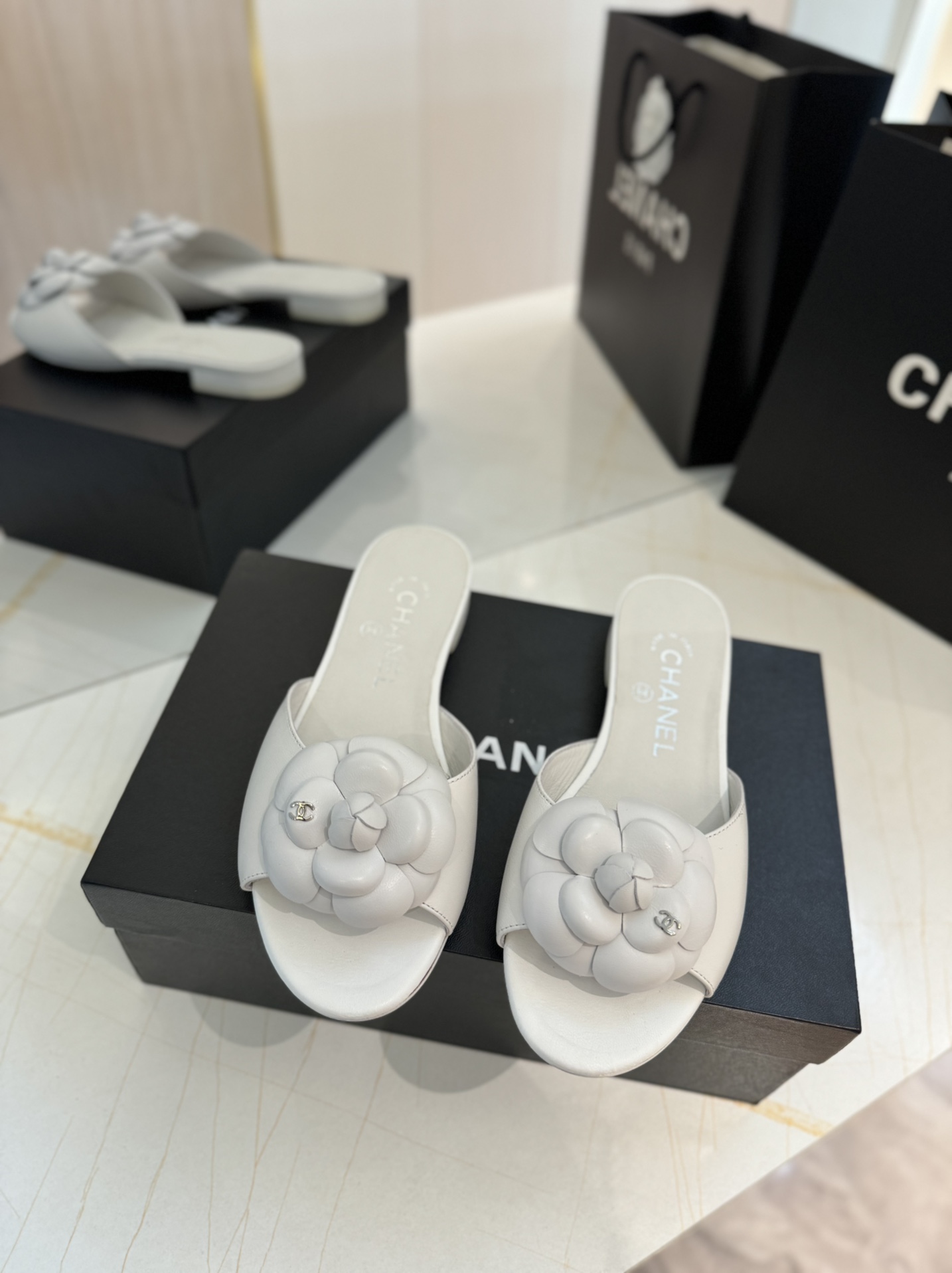 Chanel Shoes Slippers Genuine Leather Lambskin Sheepskin Spring/Summer Collection