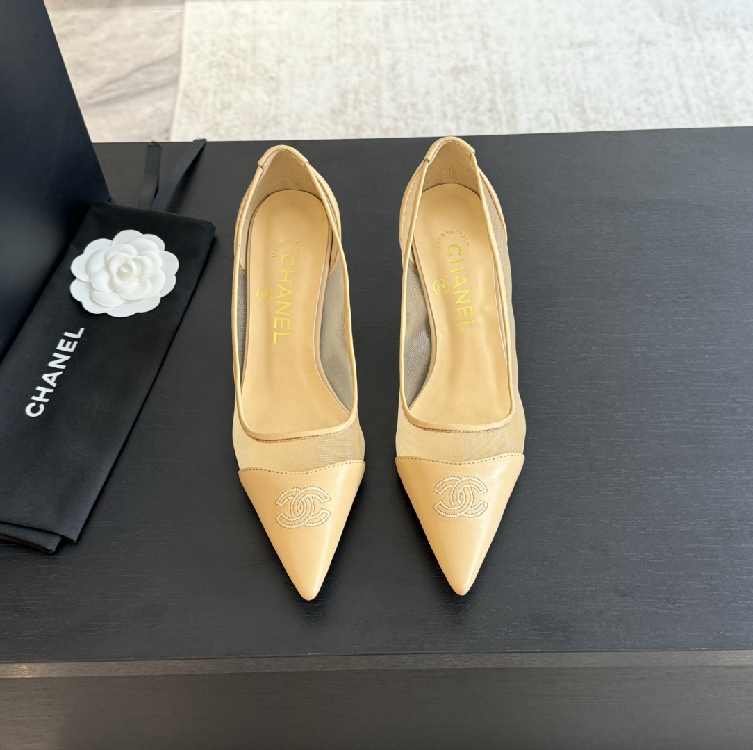 NO:482155,Purchase grade Chanel spring and summer new style Handicraftshop series Lambskin Mary Jane, small round toe Cute index dozens of stars Exquisite camellia hardware decoration Dark meat pink High density towel inside, super comfortable foot feeling Imported sheepskin Italian leather outsole Size#35-42 (40 41 42 Custom made without return), High heels sandals, chanel, sandals, mary jane, high heels, sheepskin, Leather soles19860909代购级 Chanel 春夏新款 手工坊系列 小羊皮玛丽珍,小圆头 可爱指数十颗星 精致山茶花五金装饰 深肉粉色 高密度毛巾内里,脚感超舒服 面料进口绵羊皮 意大利真皮大底 Size#35-42（40 41 42订做不退换）,高跟鞋凉鞋,chanel,sandals,mary jane,high heels,sheepskin,Leather soles,Women's Shoes