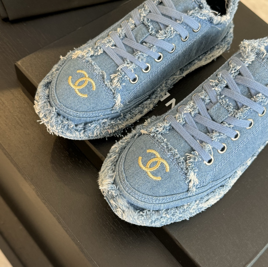 Chanel Women's Denim Canvas Sneakers with Embroidered Logo and Frayed Edges 6 i1720424696 8611 6