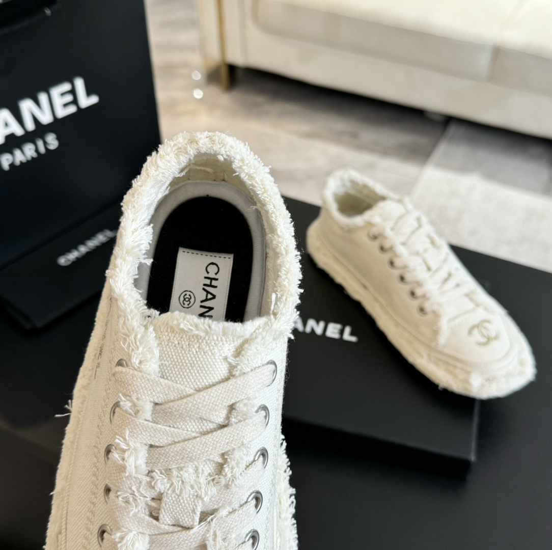 Chanel 24Ss Embroidered Tassel Casual Canvas Shoes, Off White 9 i1720424751 1740 3