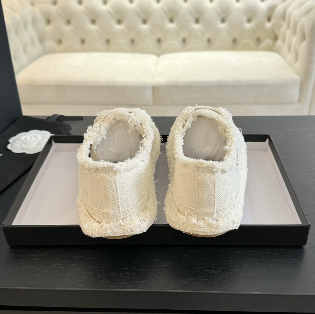 Chanel 24Ss Embroidered Tassel Casual Canvas Shoes, Off White 8 i1720424751 9580 8