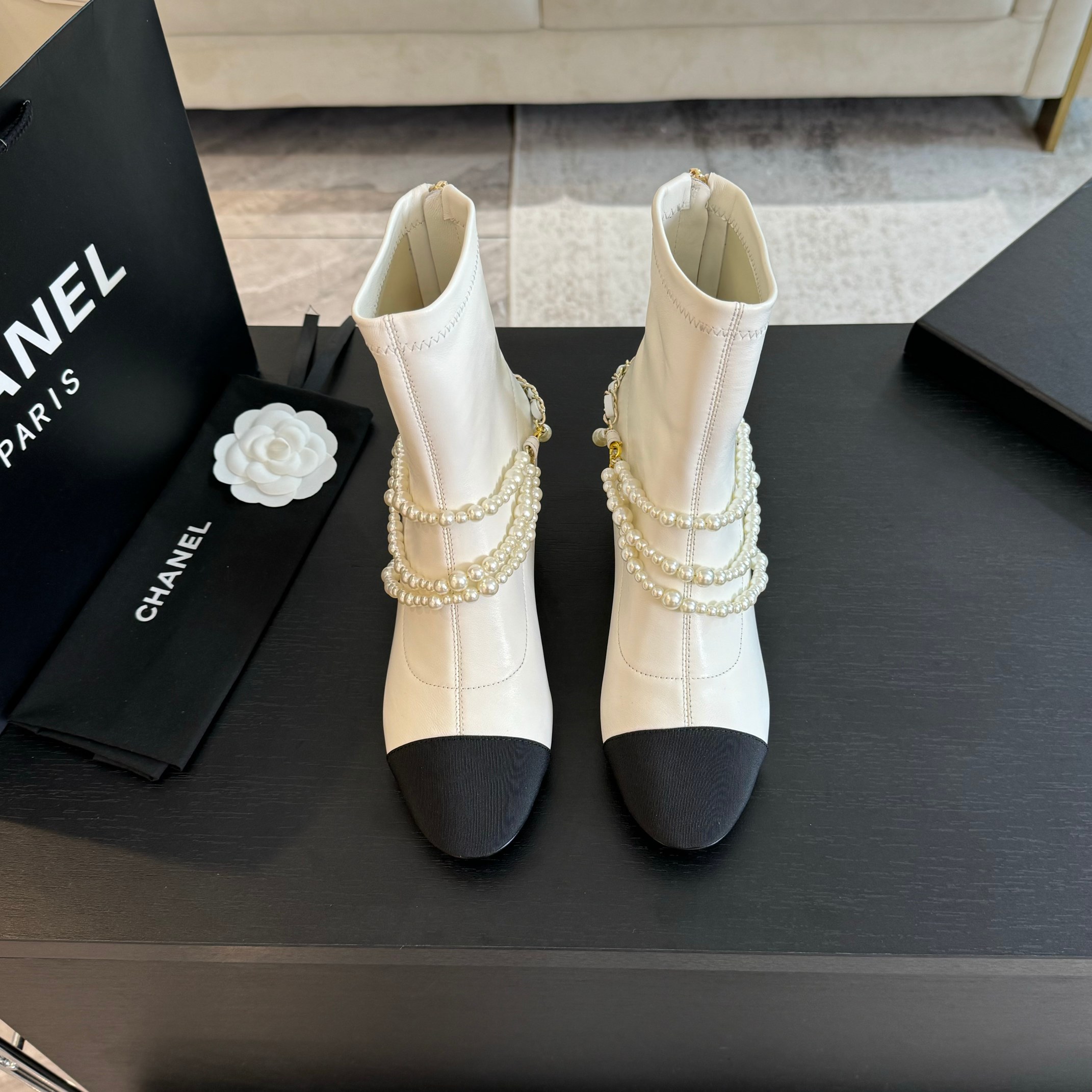 ¿Cuáles son las mejores réplicas?
 Chanel Botas cortas Blanco Dermis Piel de oveja Colección primavera – verano