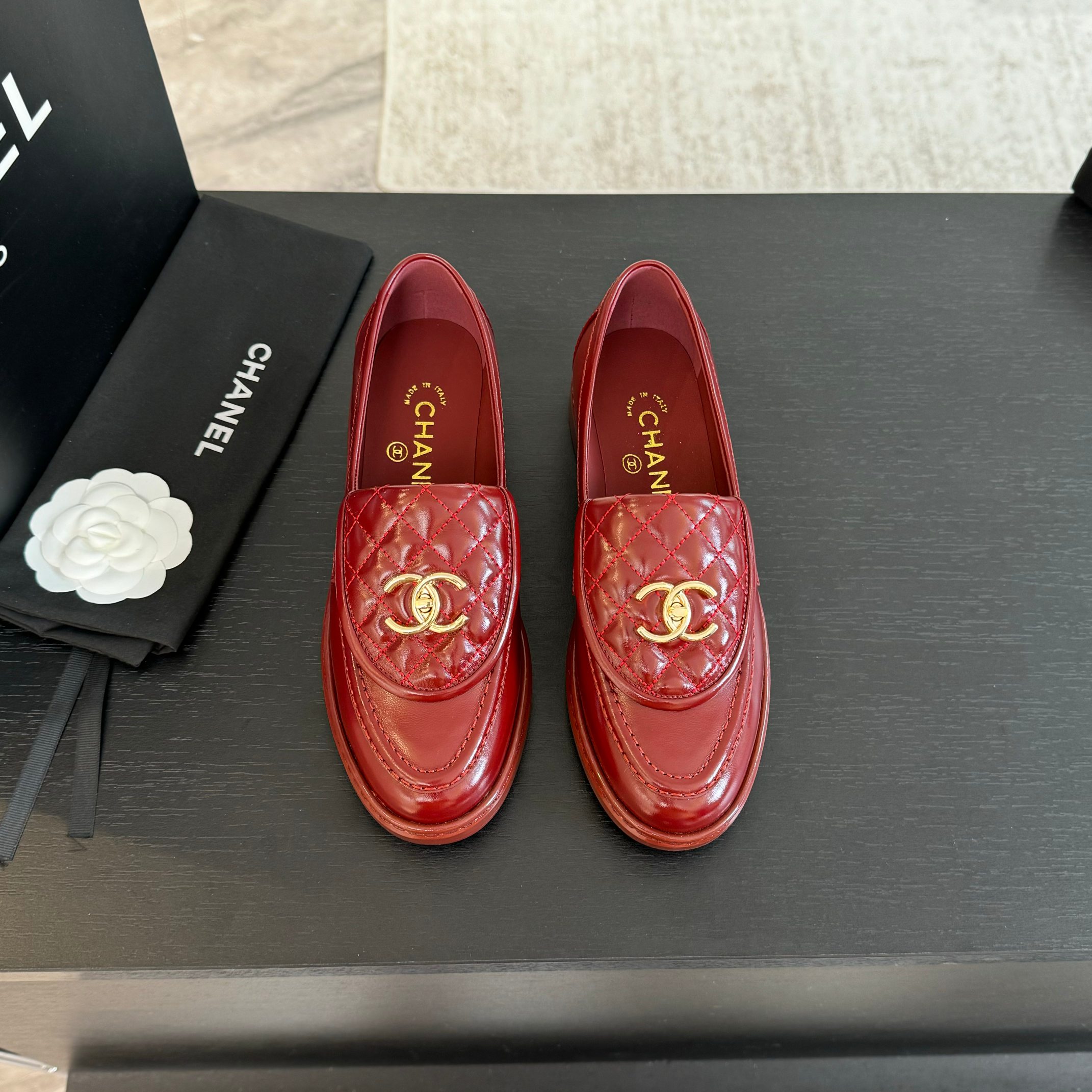 Chanel Zapatos Loafers Dermis Piel de oveja Seda