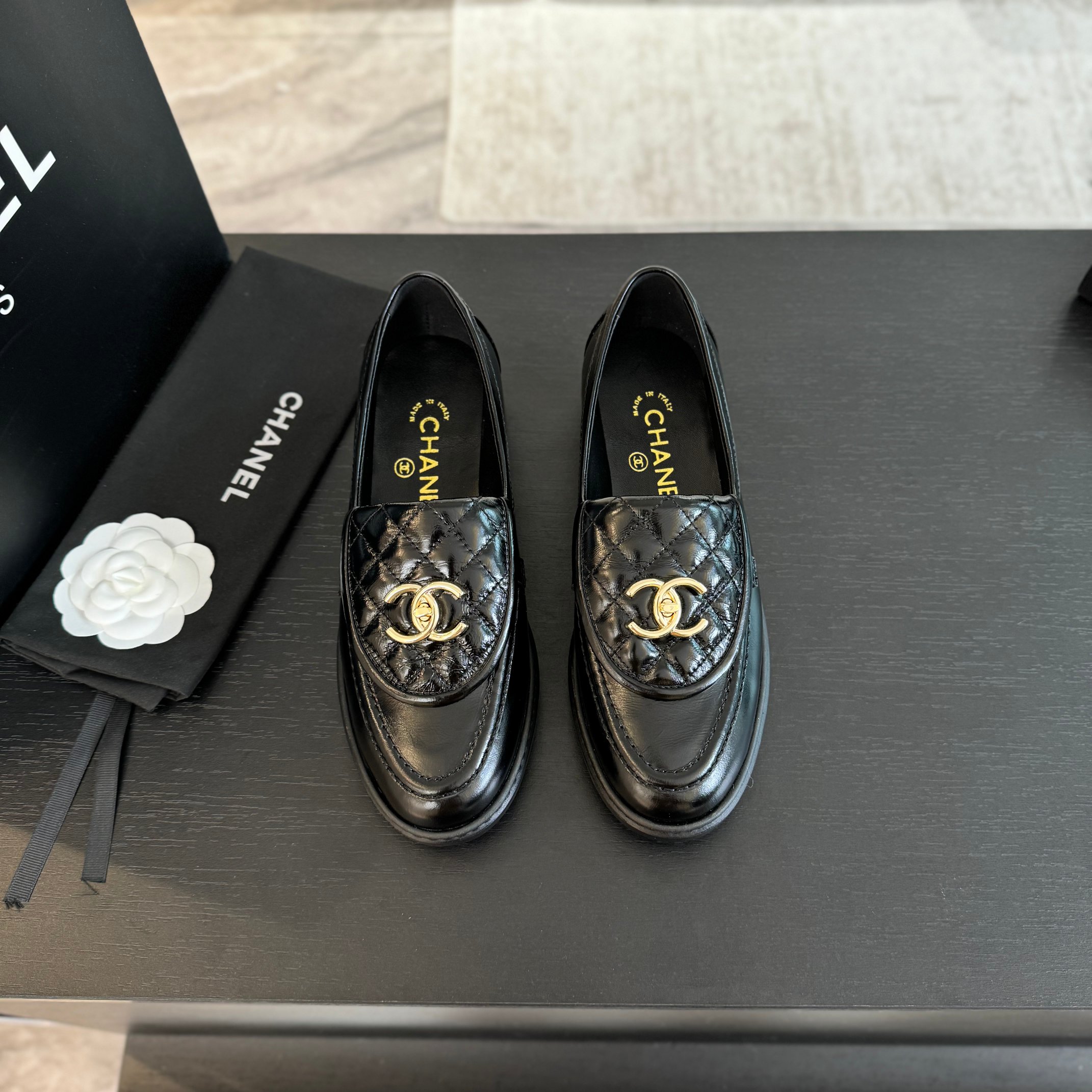 Chanel Zapatos Loafers Dermis Piel de oveja Seda