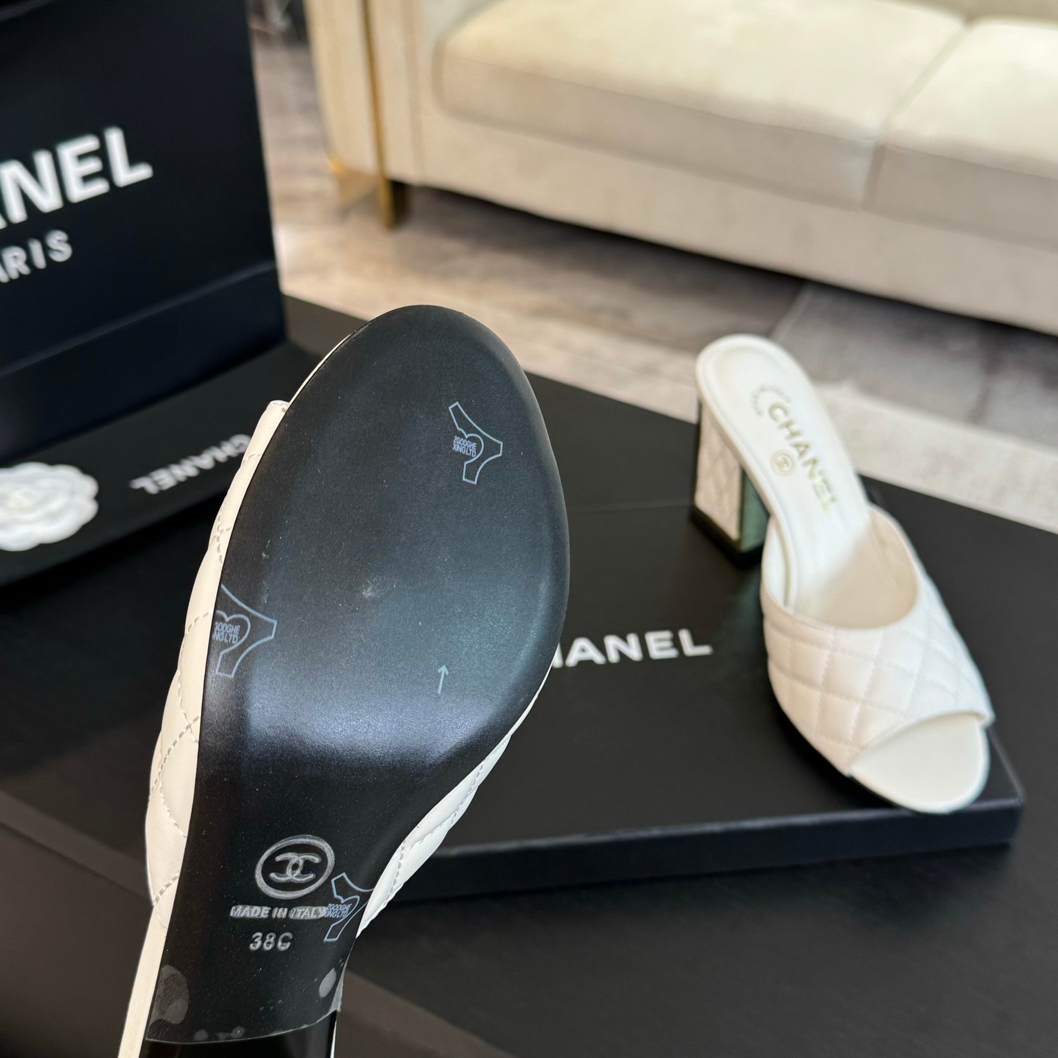 Chanel 24SS Mary Jane Mule: Lambskin Leather, 7.5cm Heel, Iconic Design 8 a1722971584151 7058