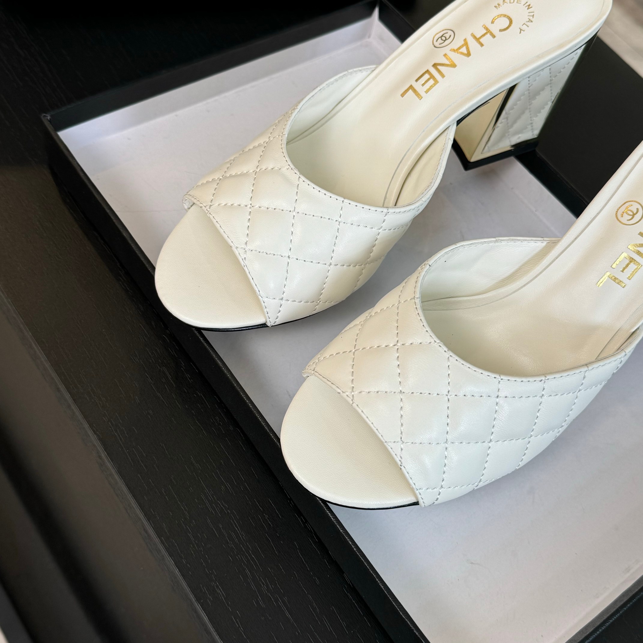 Chanel 24SS Mary Jane Mule: Lambskin Leather, 7.5cm Heel, Iconic Design 9 a1722971584235 2505