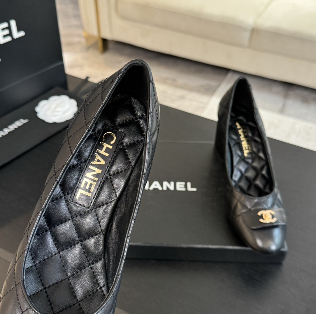 Chanel Quilted Lambskin Pumps with CC Clasp, Black Leather Heel Shoes 10 i1723188827 3028 6
