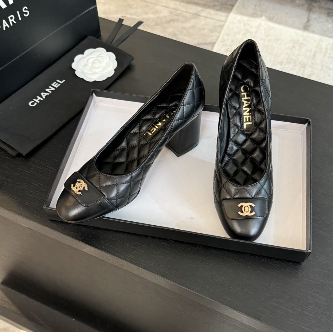 Chanel Quilted Lambskin Pumps with CC Clasp, Black Leather Heel Shoes 6 i1723188827 4104 1