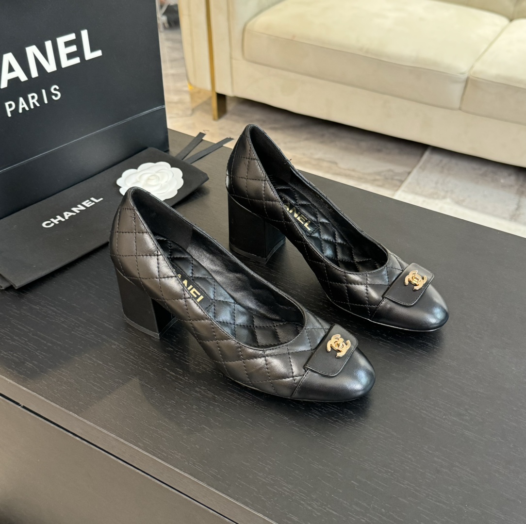 Chanel Quilted Lambskin Pumps with CC Clasp, Black Leather Heel Shoes 1 Chanel Quilted Lambskin Pumps with CC Clasp, Black Leather Heel Shoes