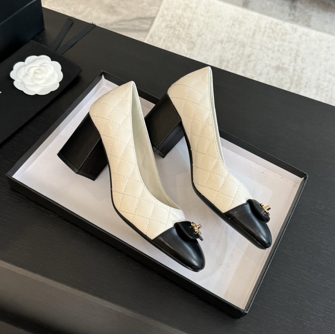 Chanel Quilted Lambskin Heels with CC Logo, Two-Tone High Heels 5 i1723188881 5337 8