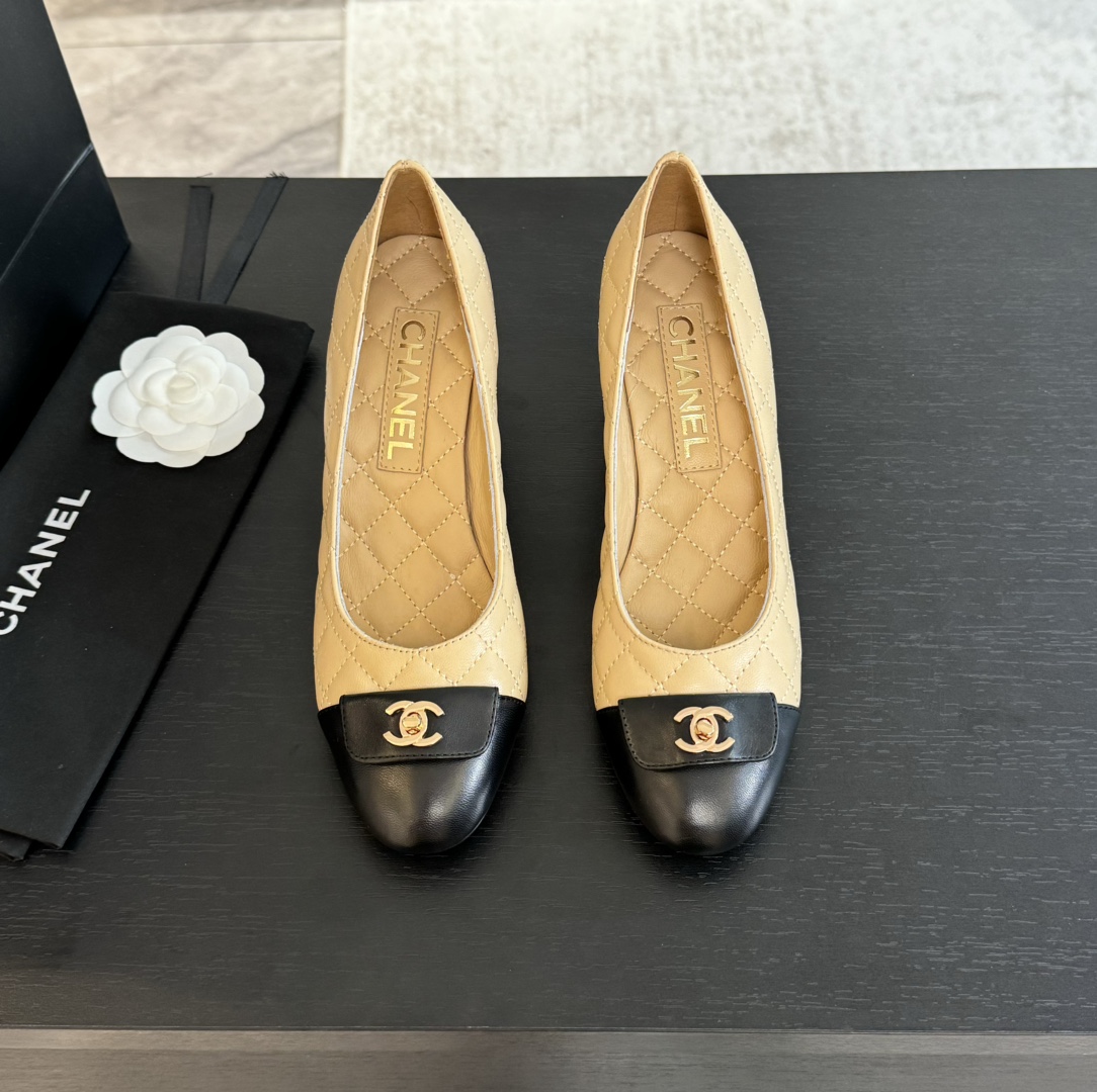 Chanel Inspired Quilted Leather Pumps with Iconic CC Turn-Lock, Beige/Black 7 i1723188901 134 6