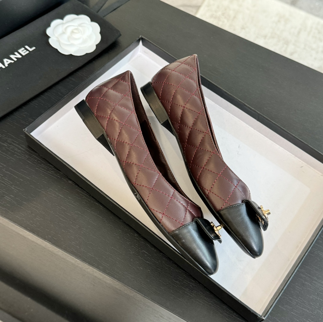 Chanel Ballet Flats with Quilted Design and Iconic CC Logo Buckle 7 i1723188931 1003 6