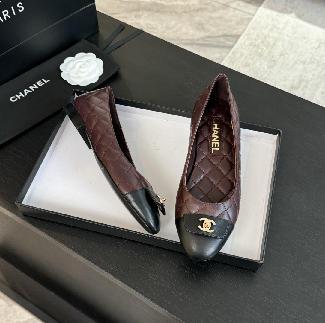 Chanel Ballet Flats with Quilted Design and Iconic CC Logo Buckle 8 i1723188931 6203 2