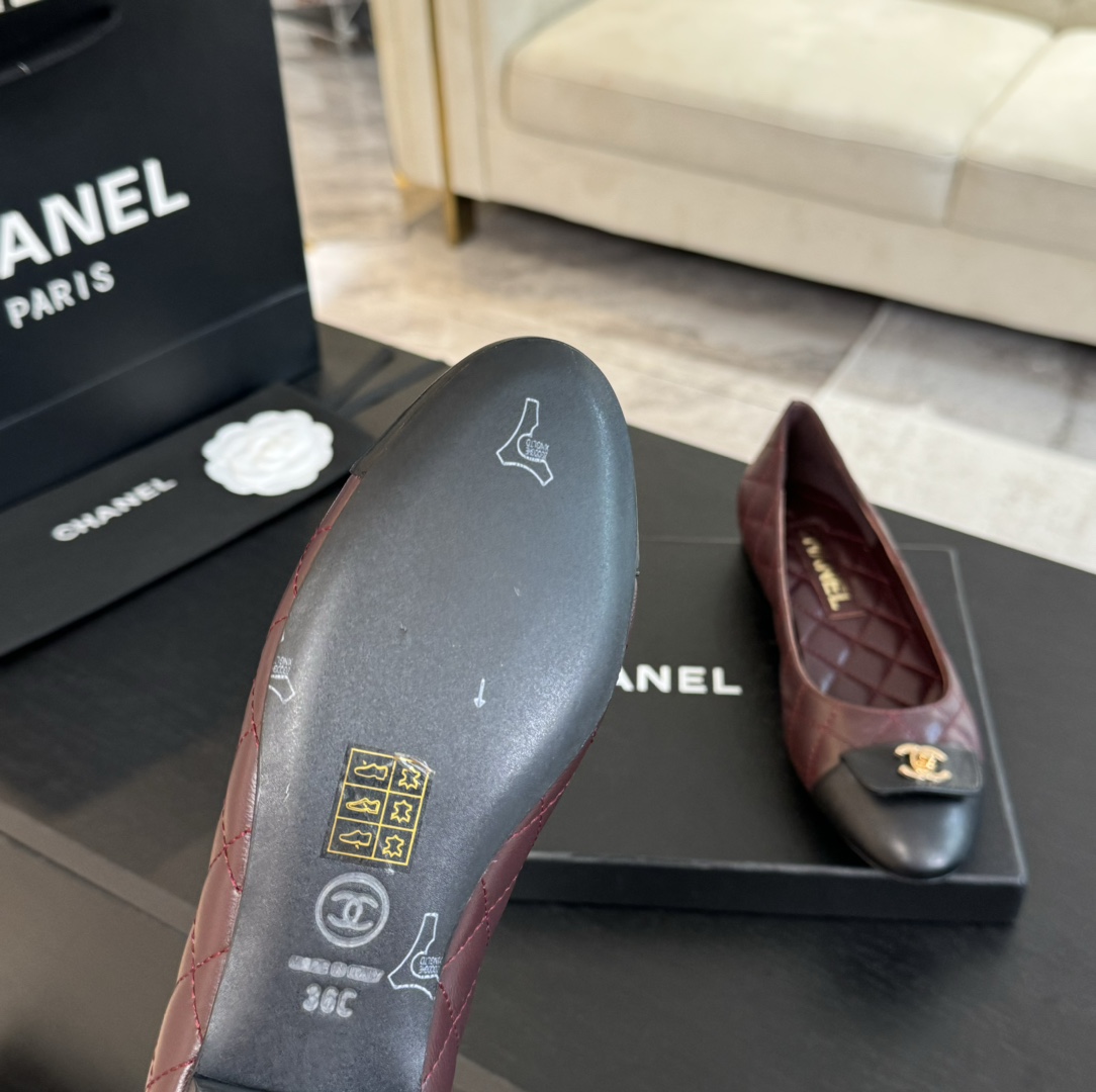 Chanel Ballet Flats with Quilted Design and Iconic CC Logo Buckle 10 i1723188931 8920 7