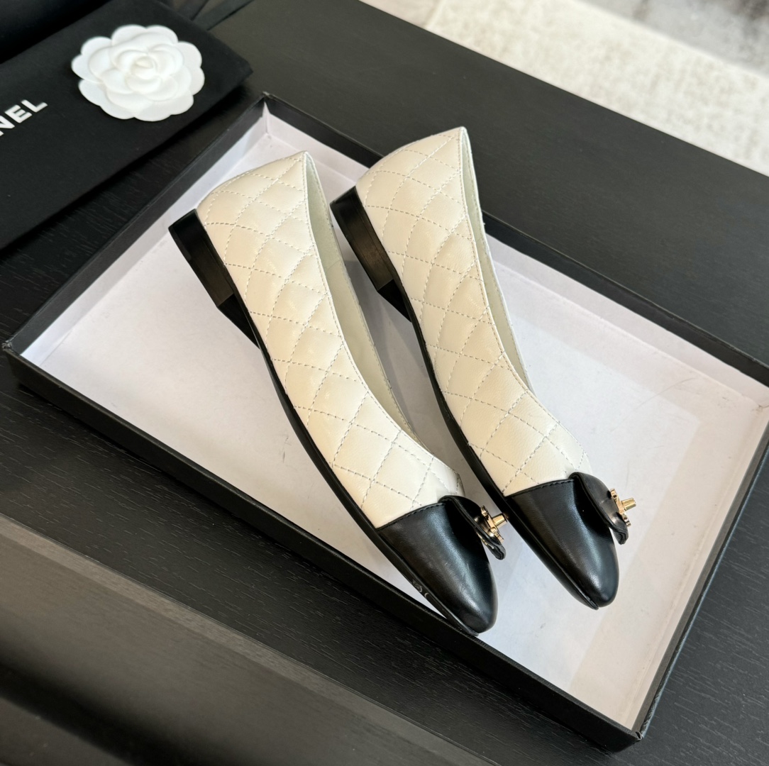 Chanel Ballerina Flats with Bow, Quilted Lambskin, and Contrasting Cap Toe 7 i1723189007 1253 1