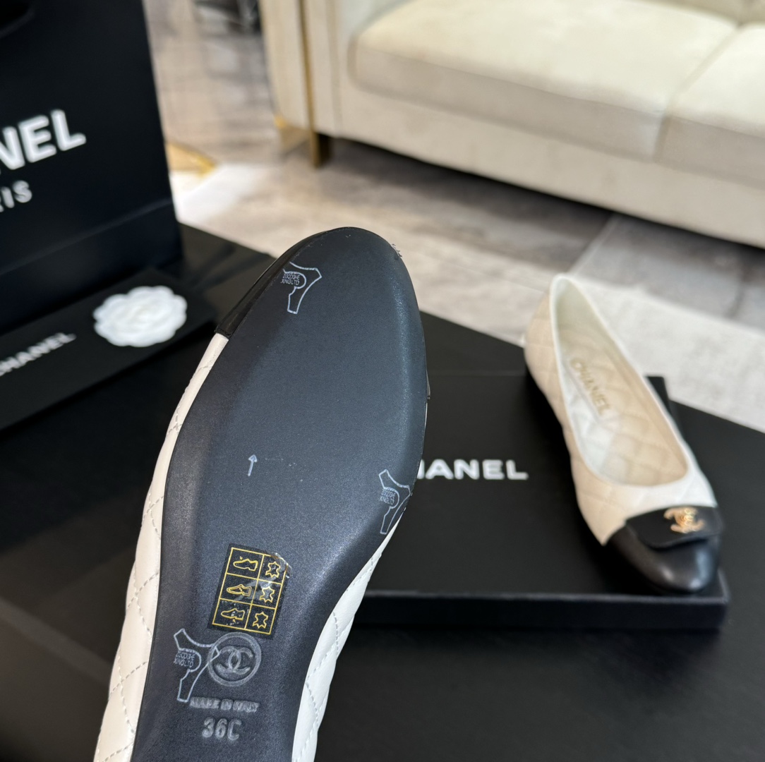 Chanel Ballerina Flats with Bow, Quilted Lambskin, and Contrasting Cap Toe 8 i1723189007 2581 3