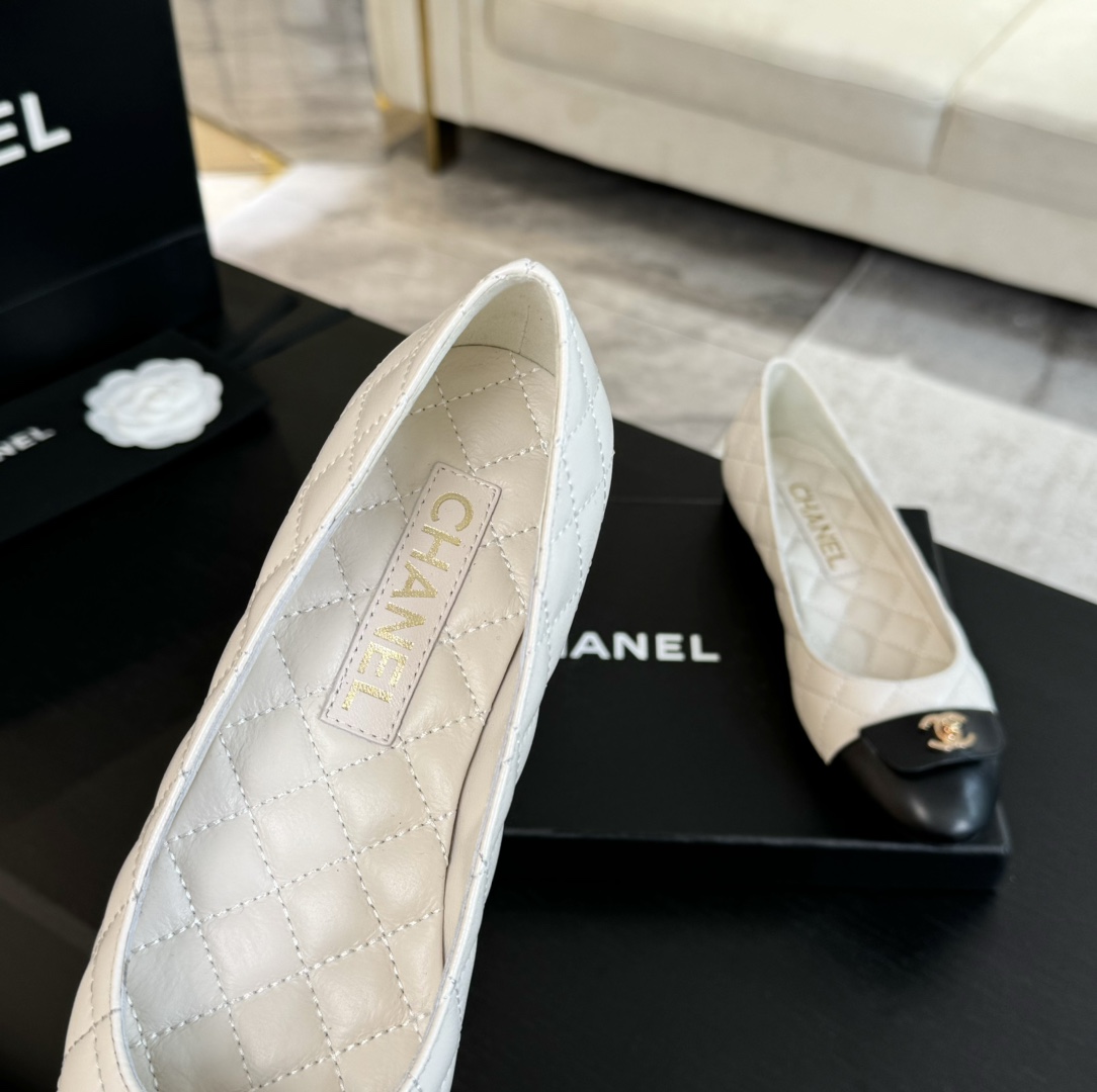 Chanel Ballerina Flats with Bow, Quilted Lambskin, and Contrasting Cap Toe 6 i1723189007 4019 4