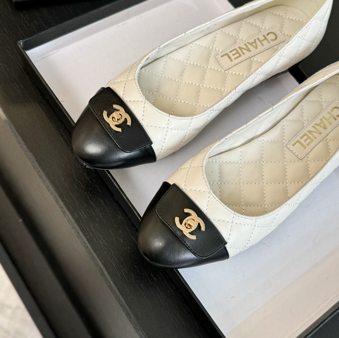 Chanel Ballerina Flats with Bow, Quilted Lambskin, and Contrasting Cap Toe 10 i1723189007 4175 5