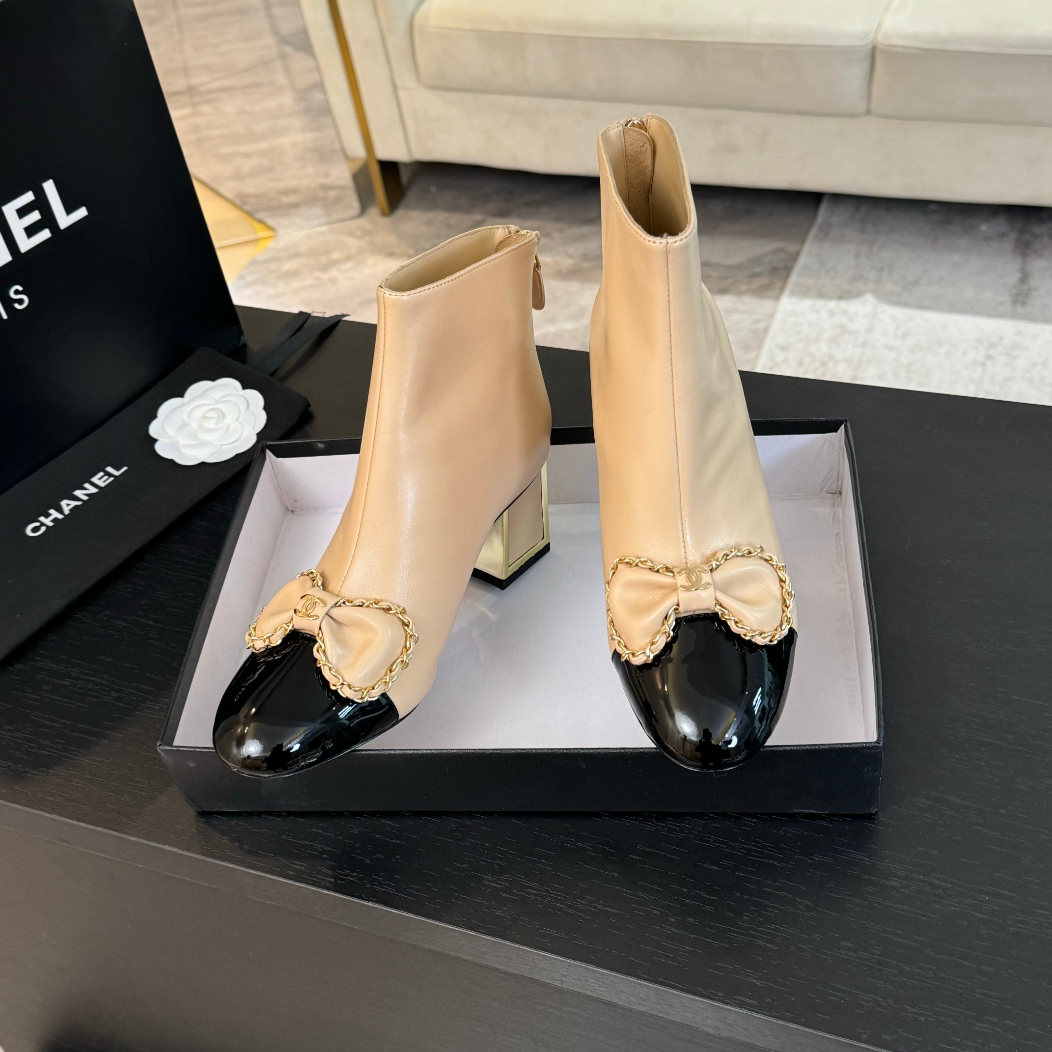 Chanel Classic Luxury Leather Shoe Loafer Ref 8