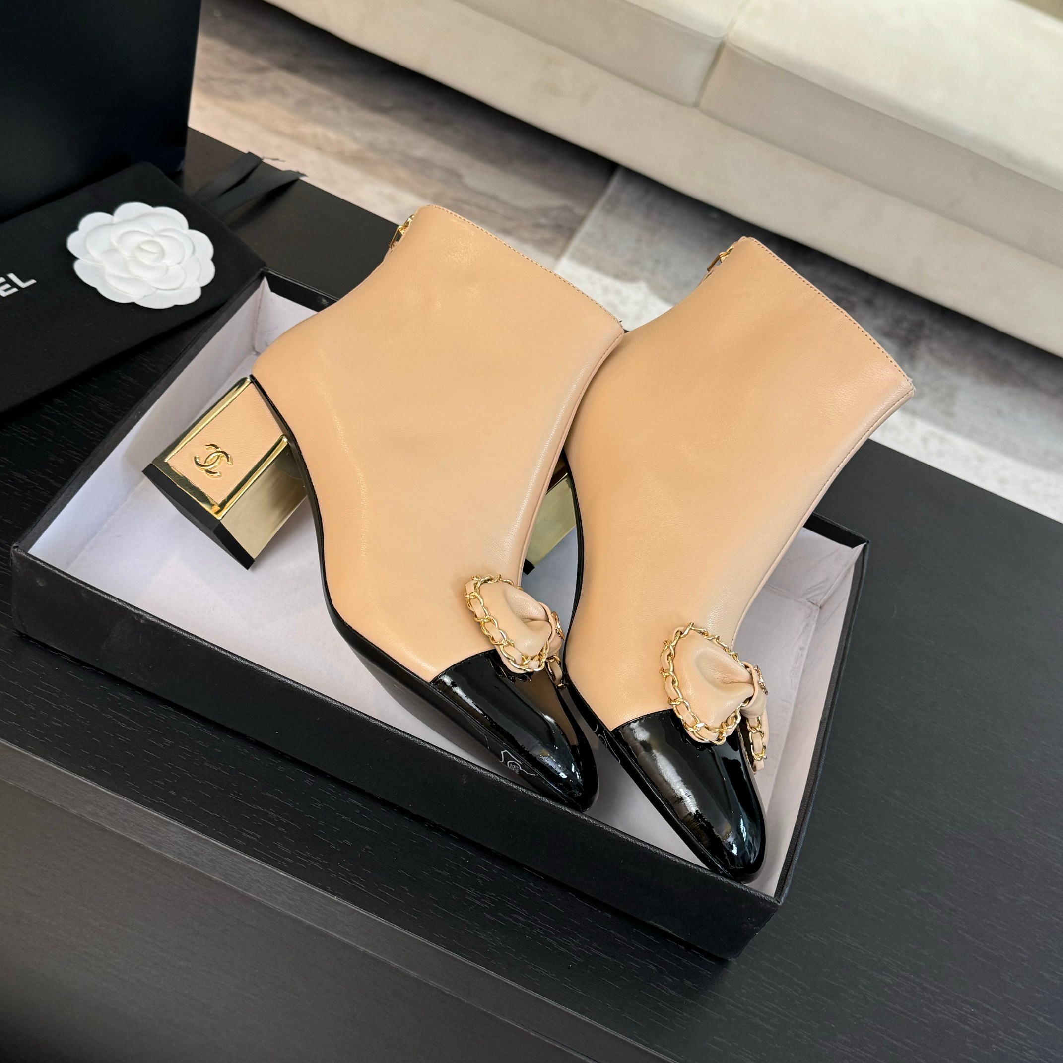 Chanel Classic Luxury Leather Shoe Loafer Ref 4