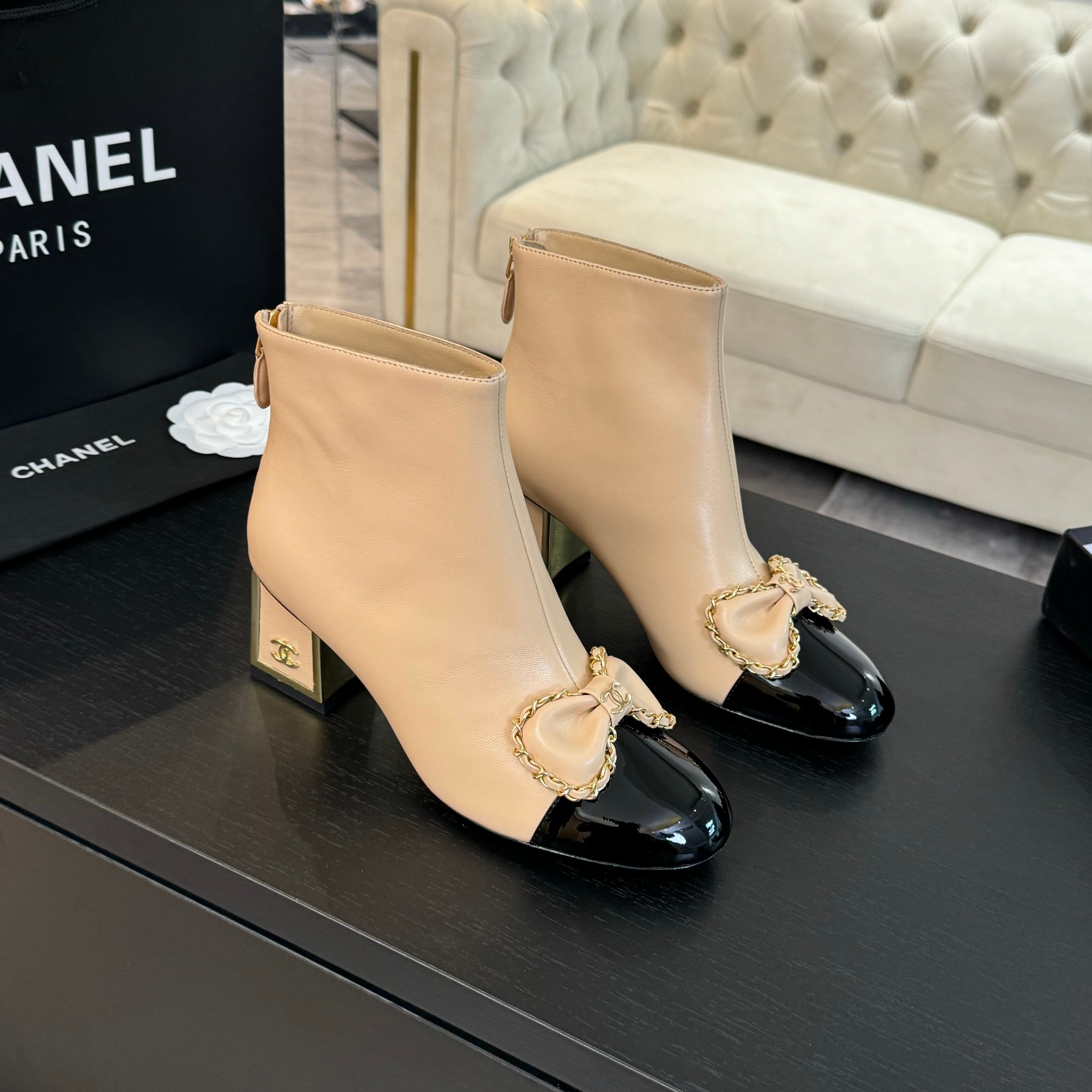 Chanel Classic Luxury Leather Shoe Loafer Ref 5
