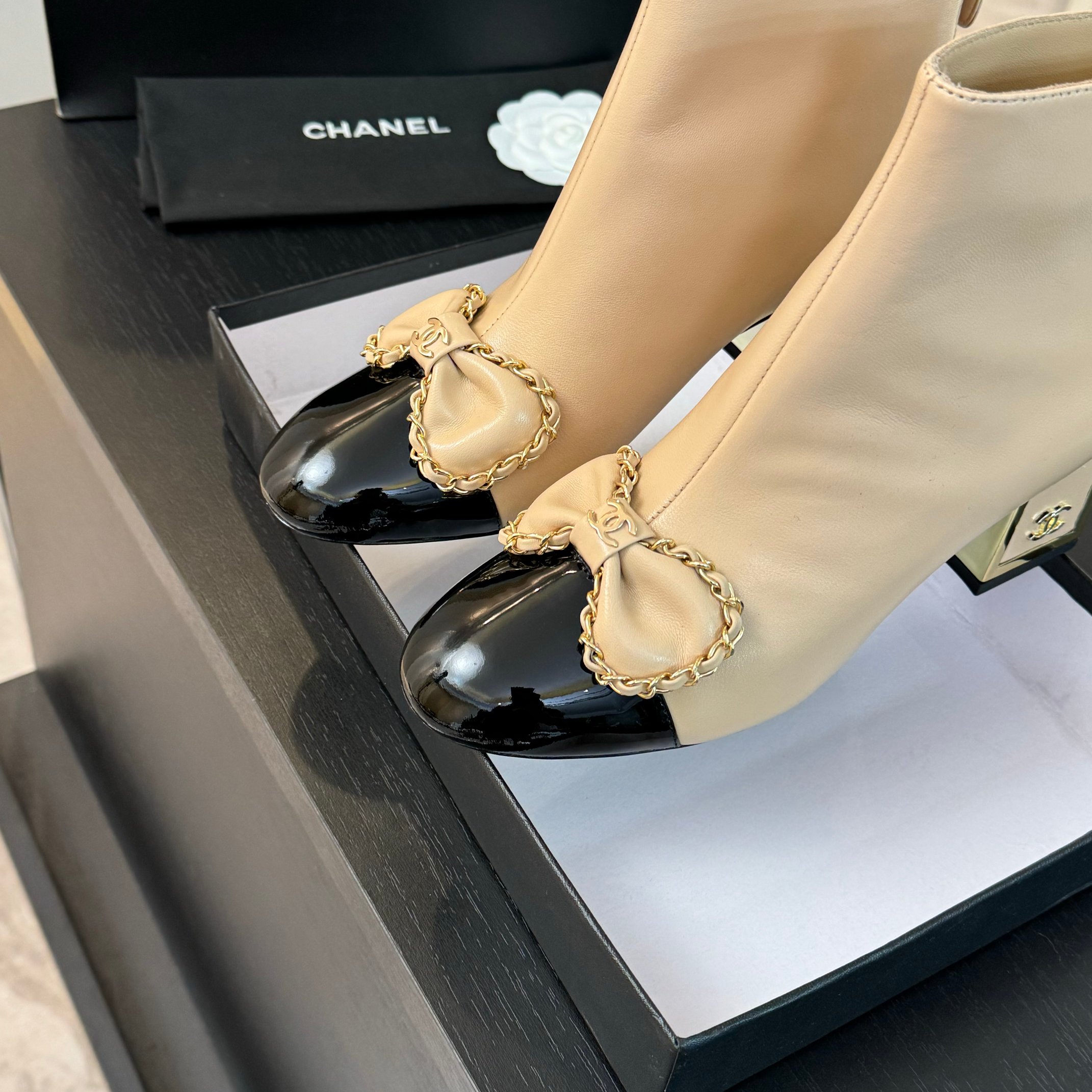 Chanel Classic Luxury Leather Shoe Loafer Ref 3
