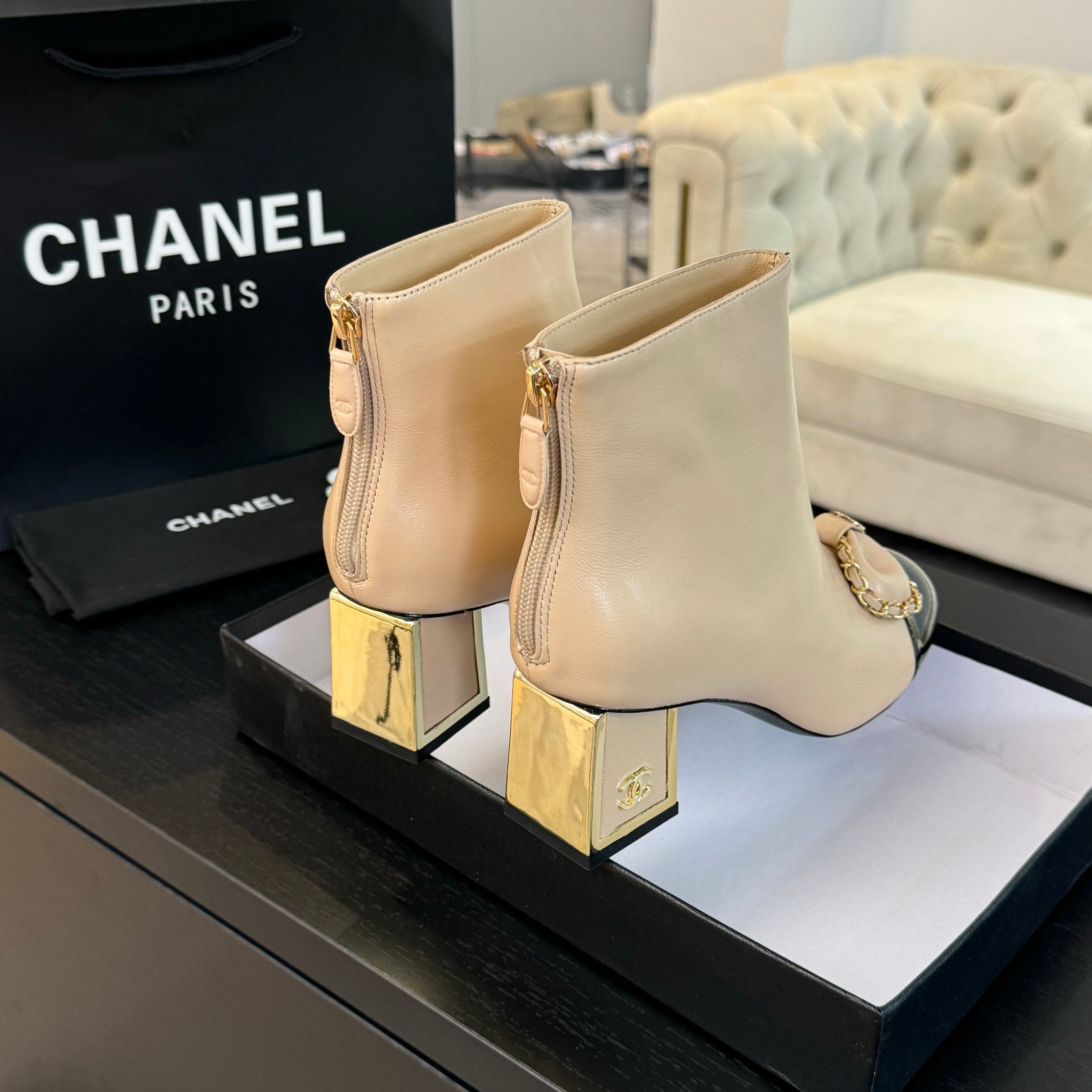 Chanel Classic Luxury Leather Shoe Loafer Ref 7