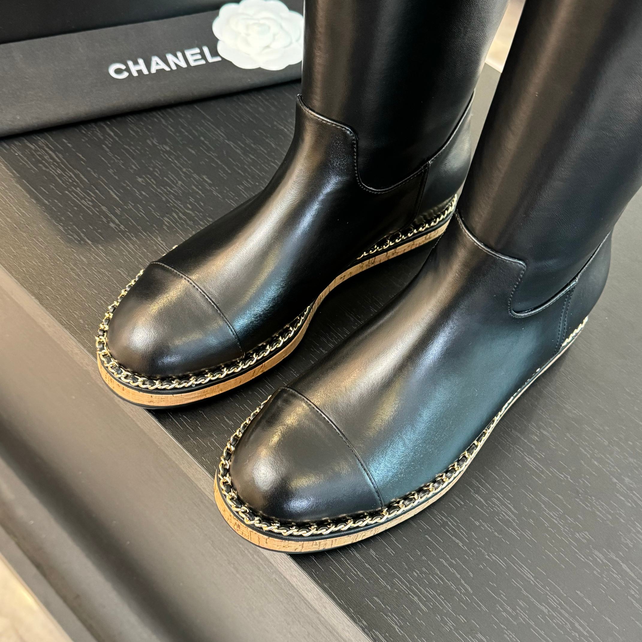 Gucci Classic Luxury Leather Shoe Loafer Ref 2