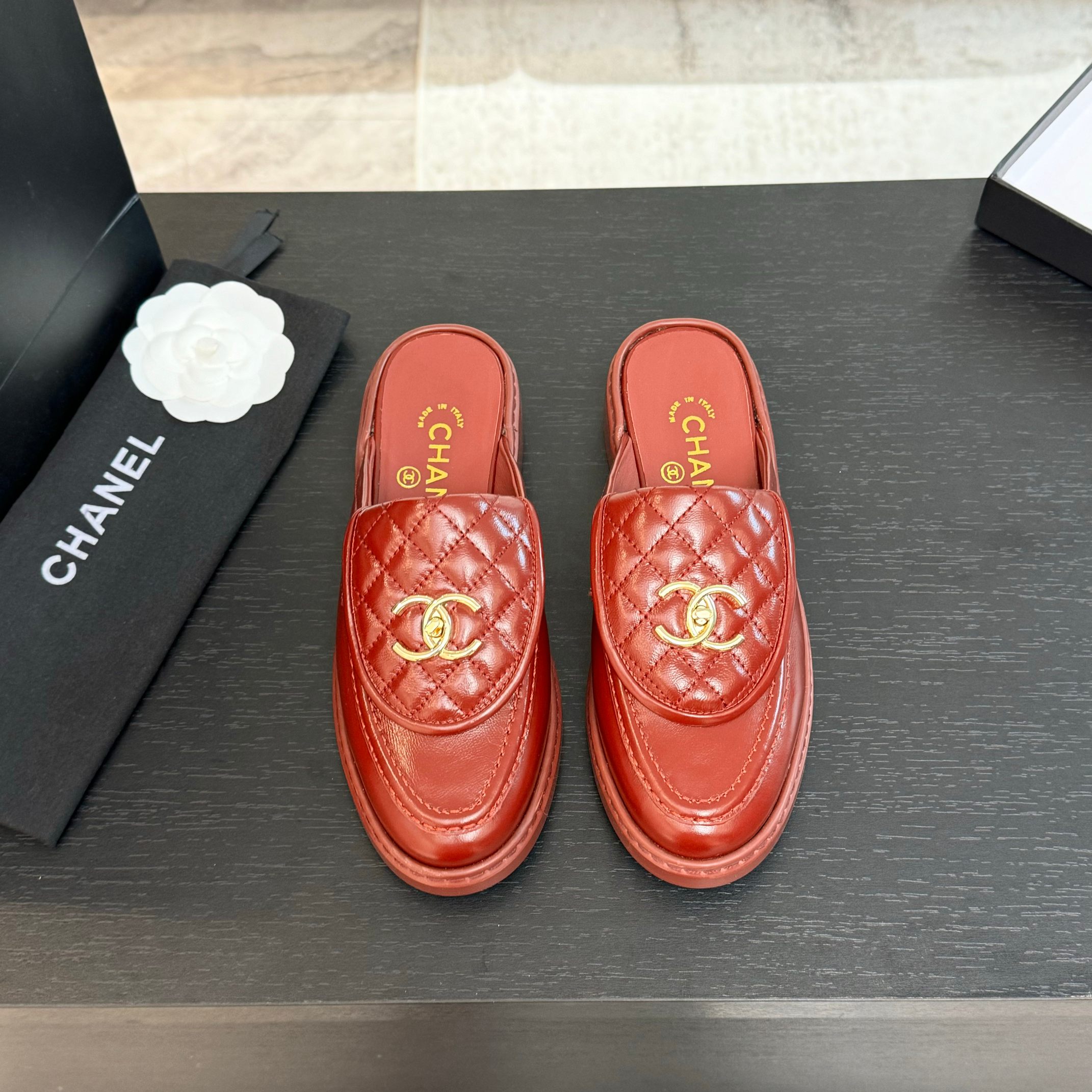 Chanel AAA+
 Zapatos Pantuflas Loafers Dermis Piel de oveja Seda