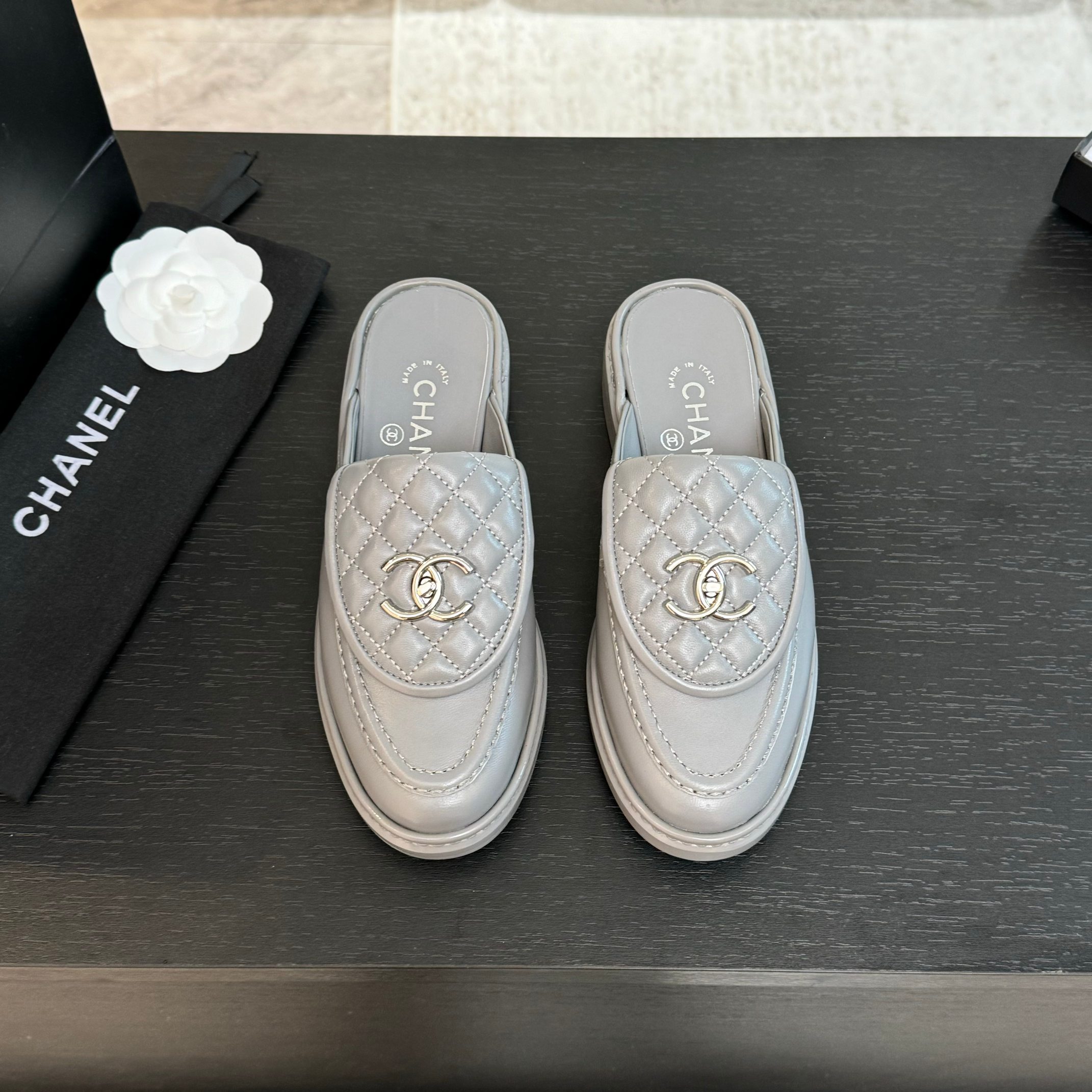 Chanel Zapatos Pantuflas Loafers Dermis Piel de oveja Seda