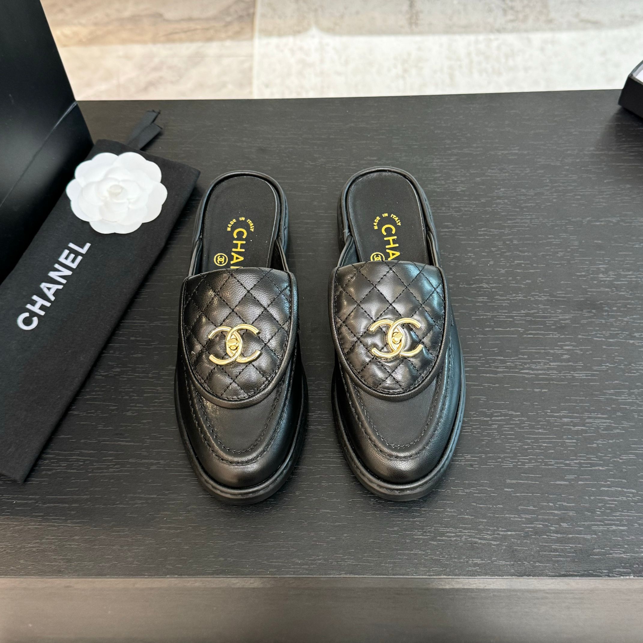 ¿Dónde puedes comprar réplica?
 Chanel Venta
 Zapatos Pantuflas Loafers Dermis Piel de oveja Seda