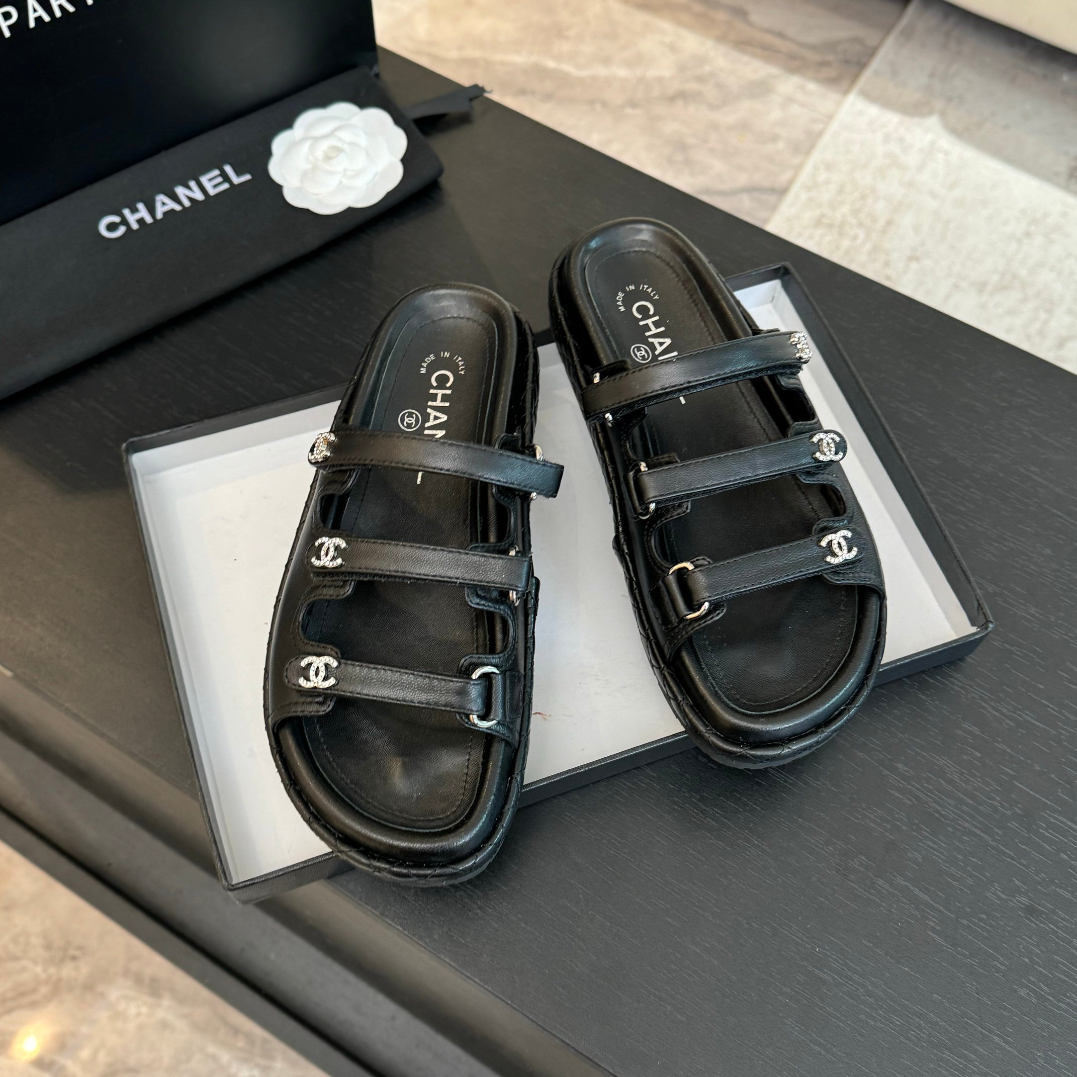 Elegant Beach Sandals With Velcro Straps - Premium Leather Sandals 5 a1734085838347 5237
