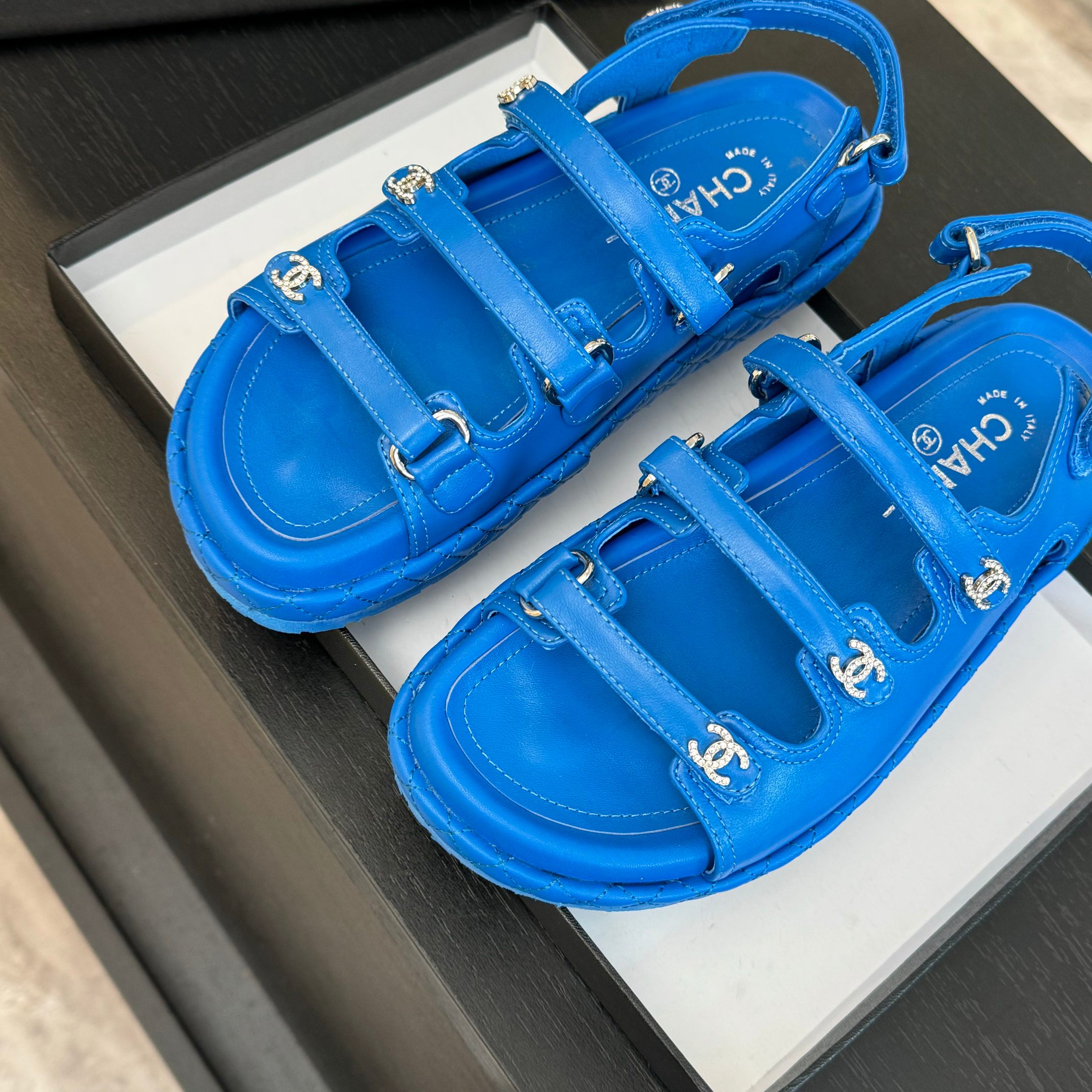 Elegant Beach Sandals With Adjustable Straps Designer Sandals 4 a1734086004920 4231